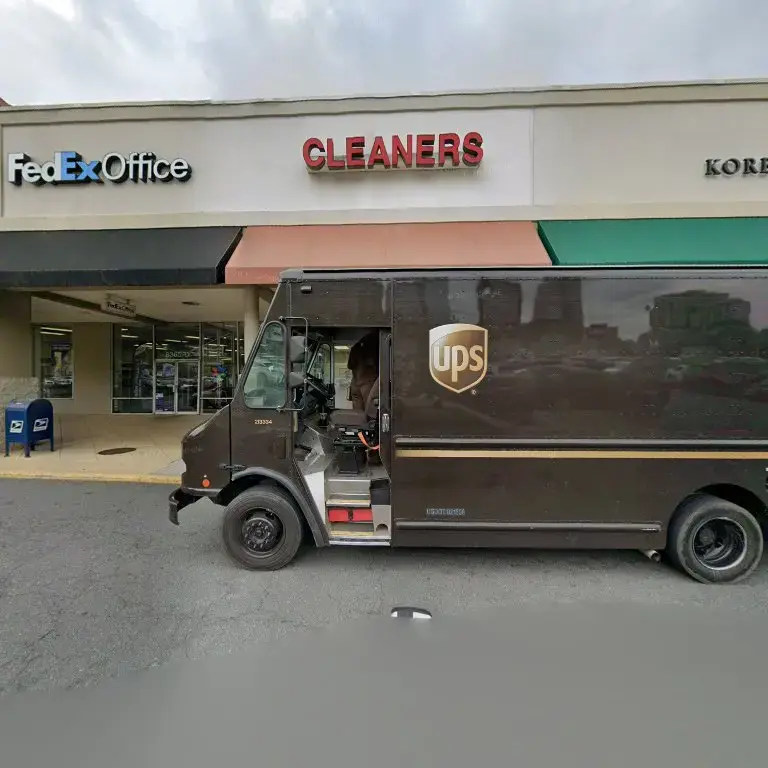 Tysons Plaza Cleaners - Image 4