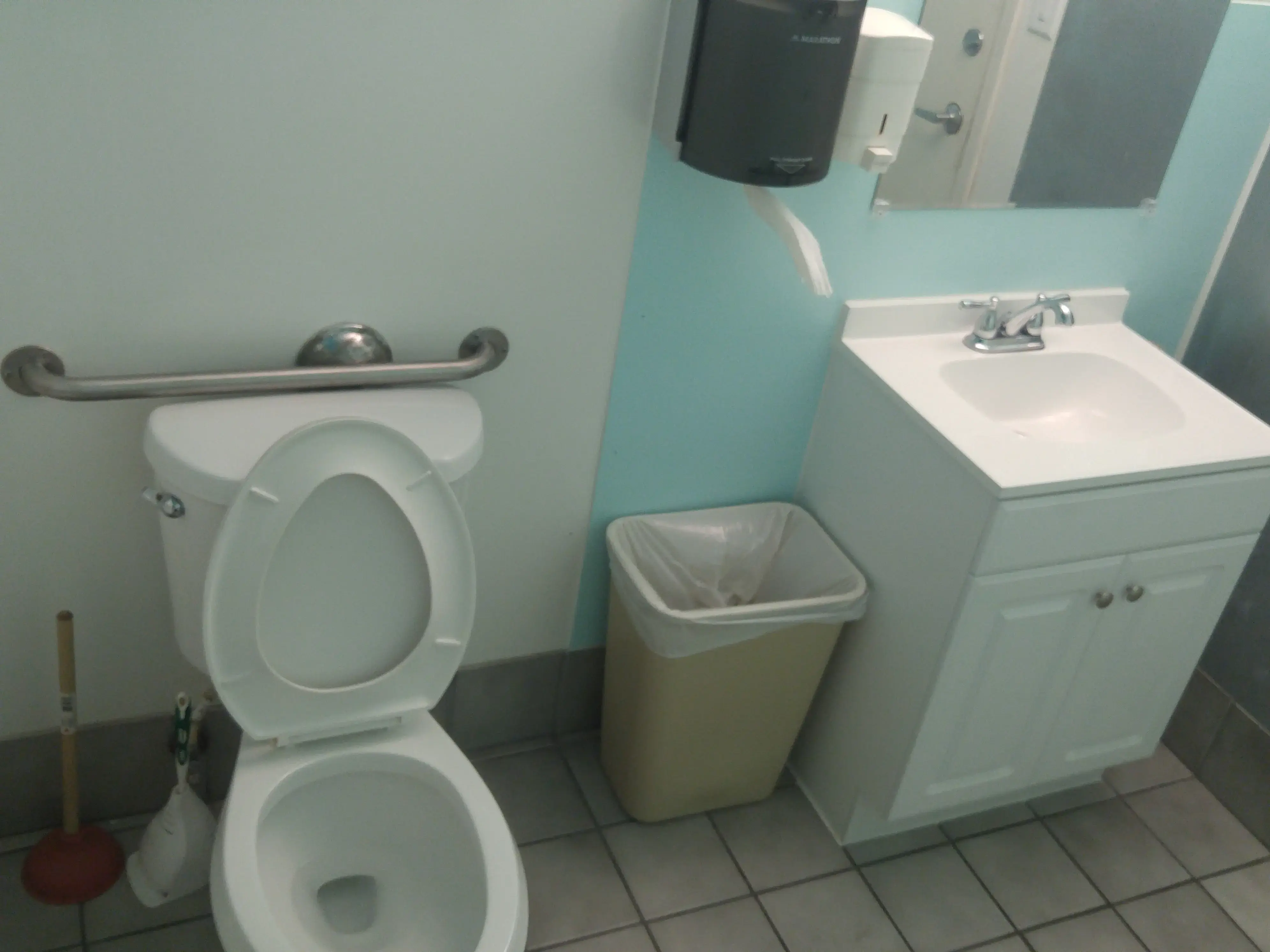 U-Save Laundry - Image 17