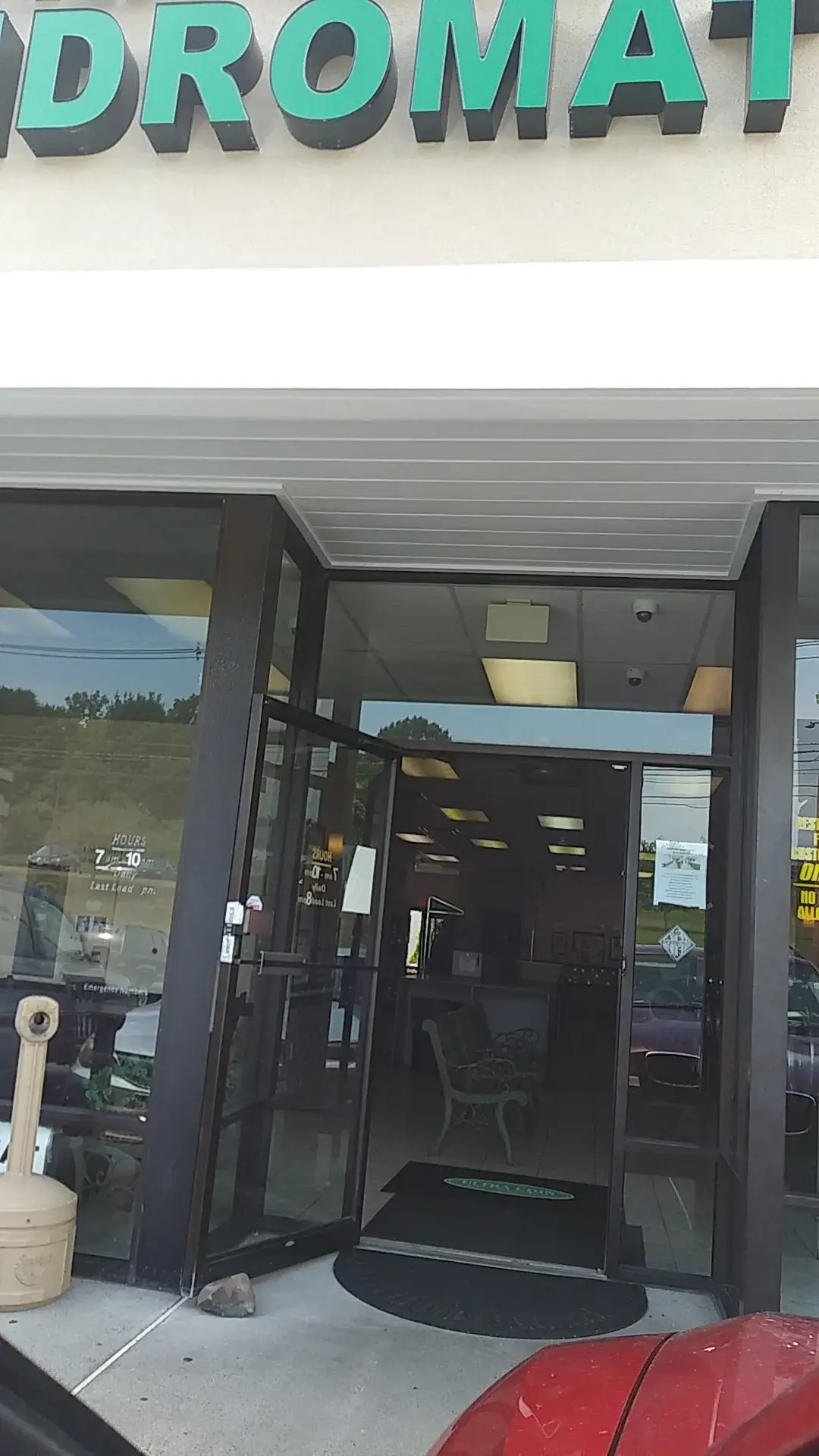 Ultra Coin Laundromat - Image 13