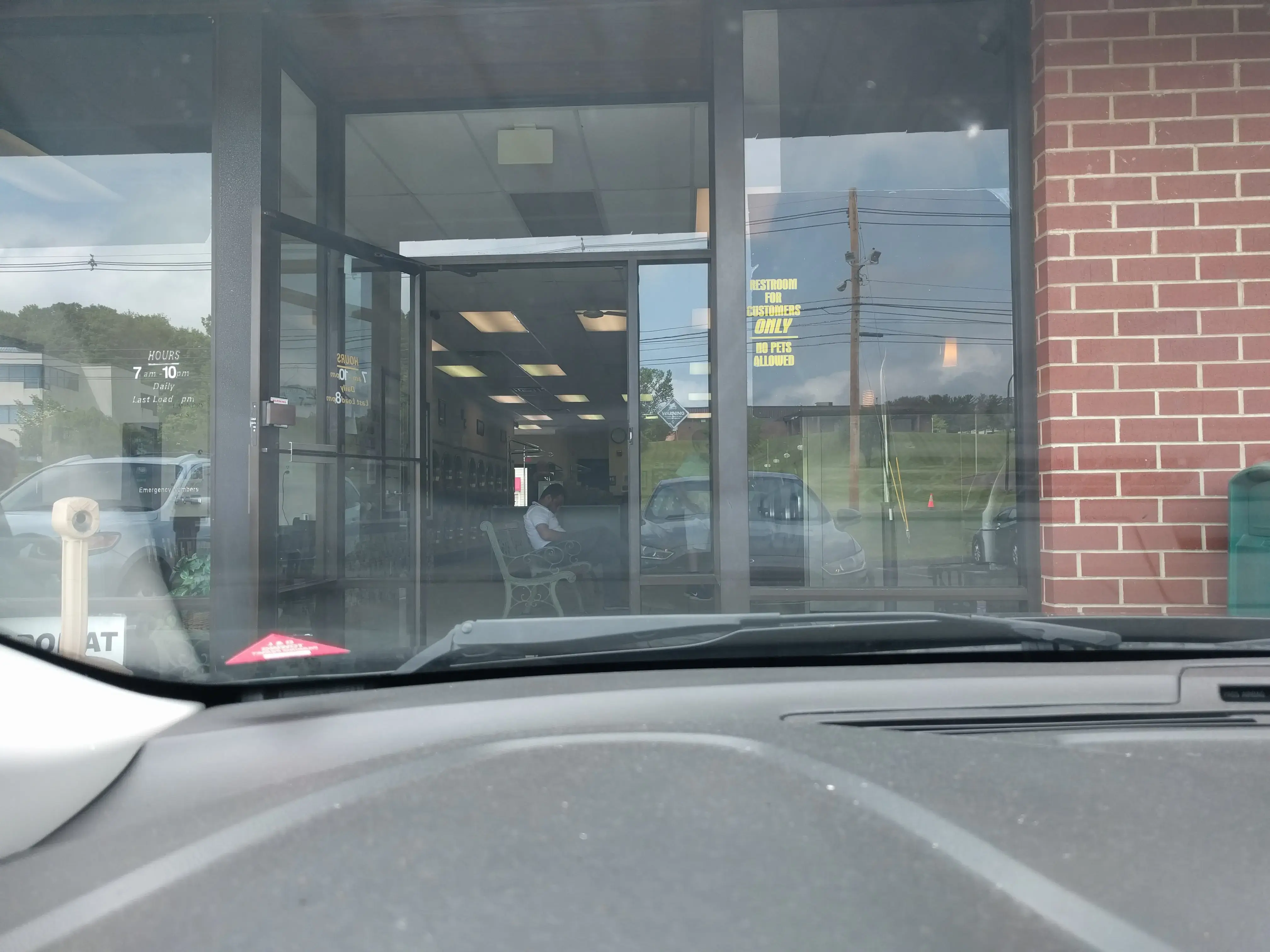 Ultra Coin Laundromat - Image 7
