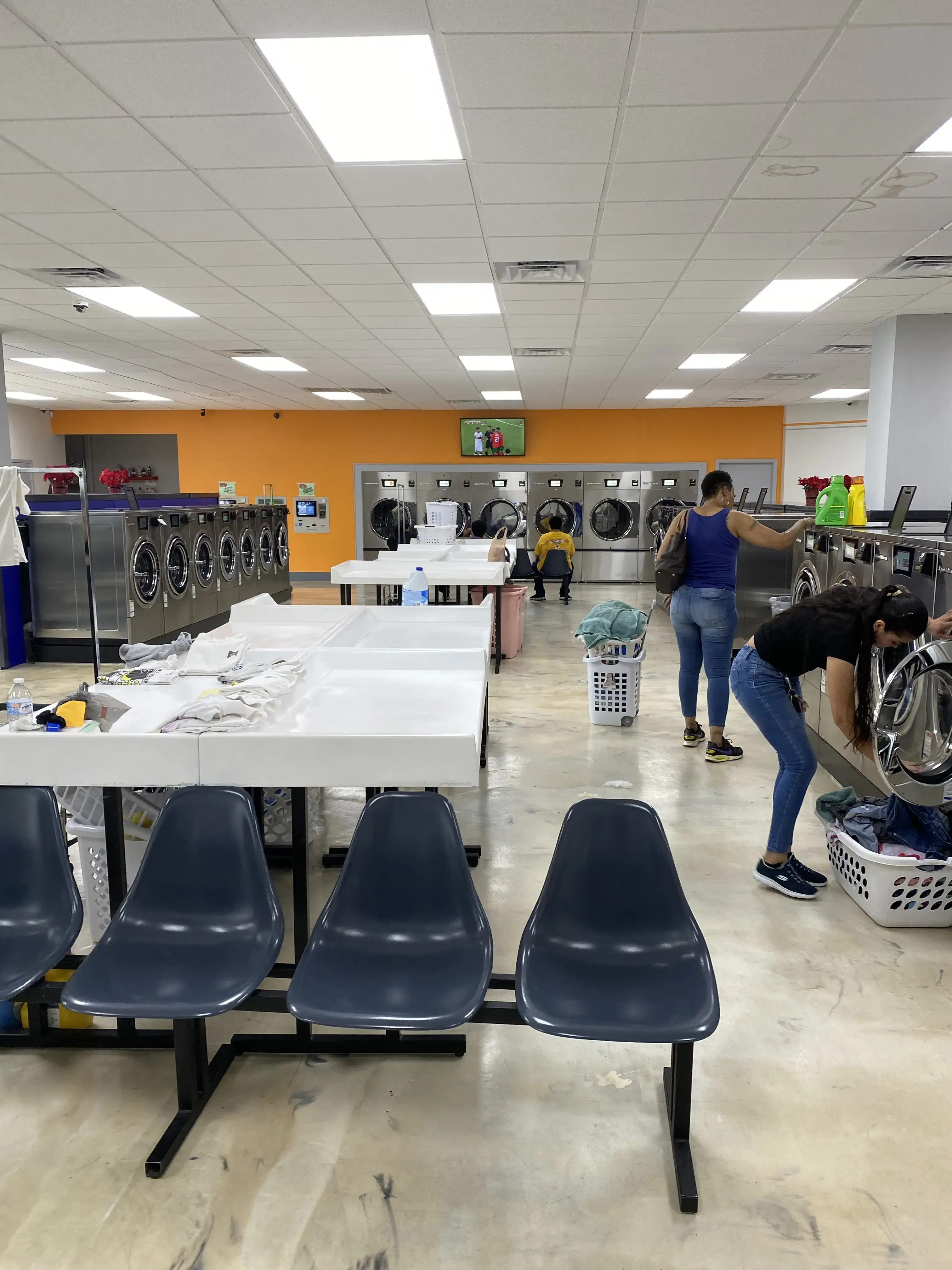 Ultra Washateria - Image 20