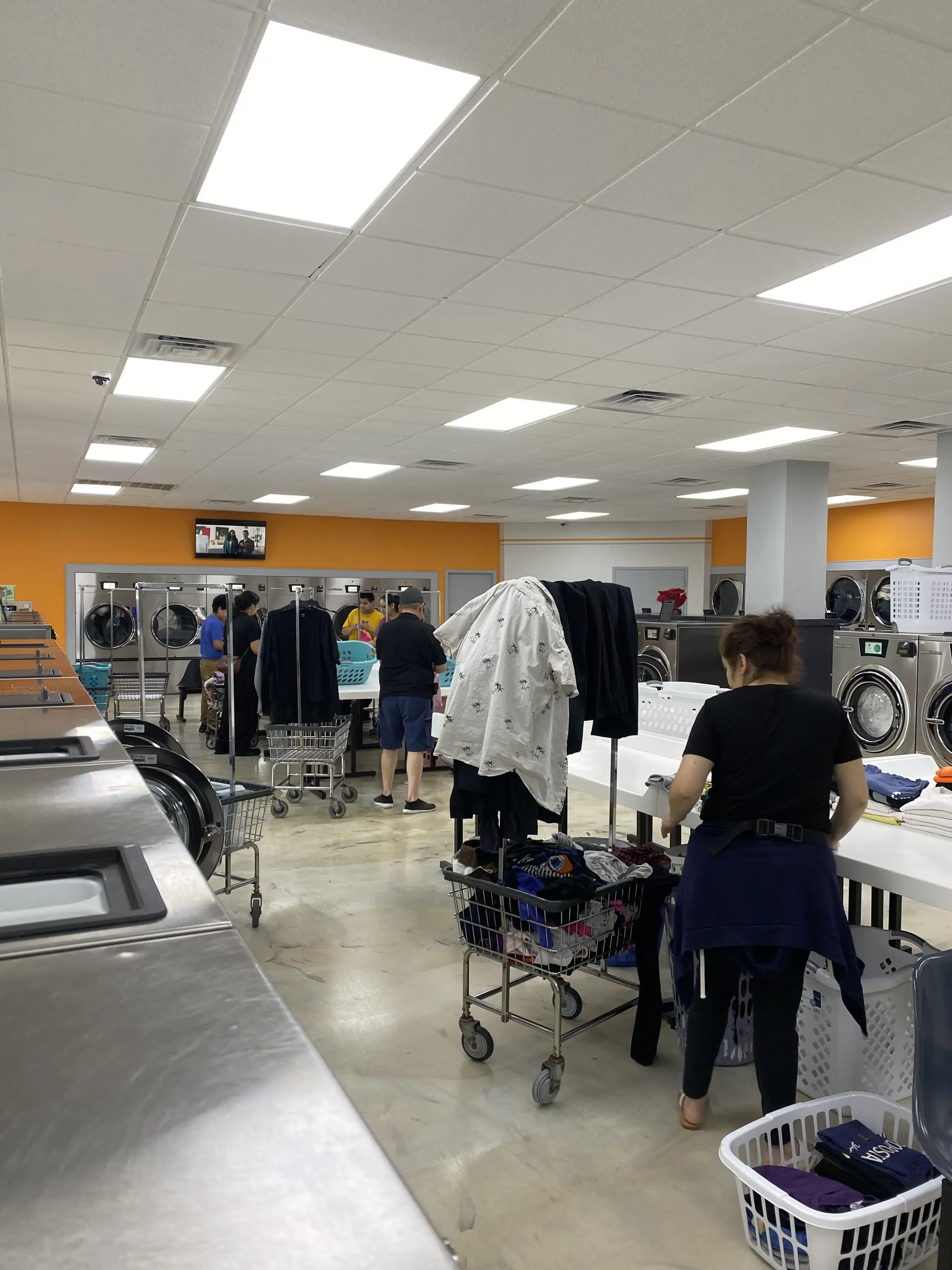 Ultra Washateria - Image 19