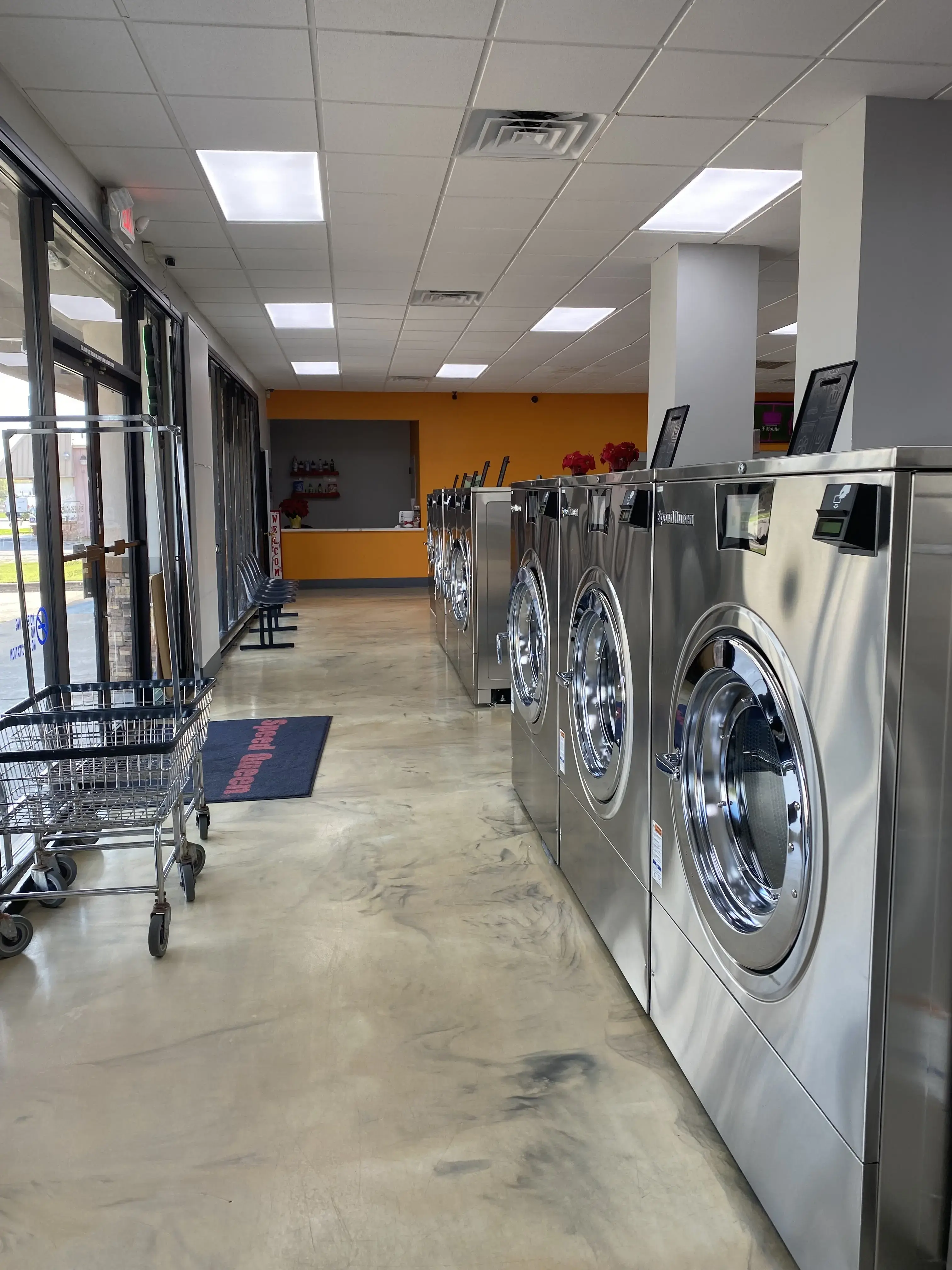 Ultra Washateria - Image 16