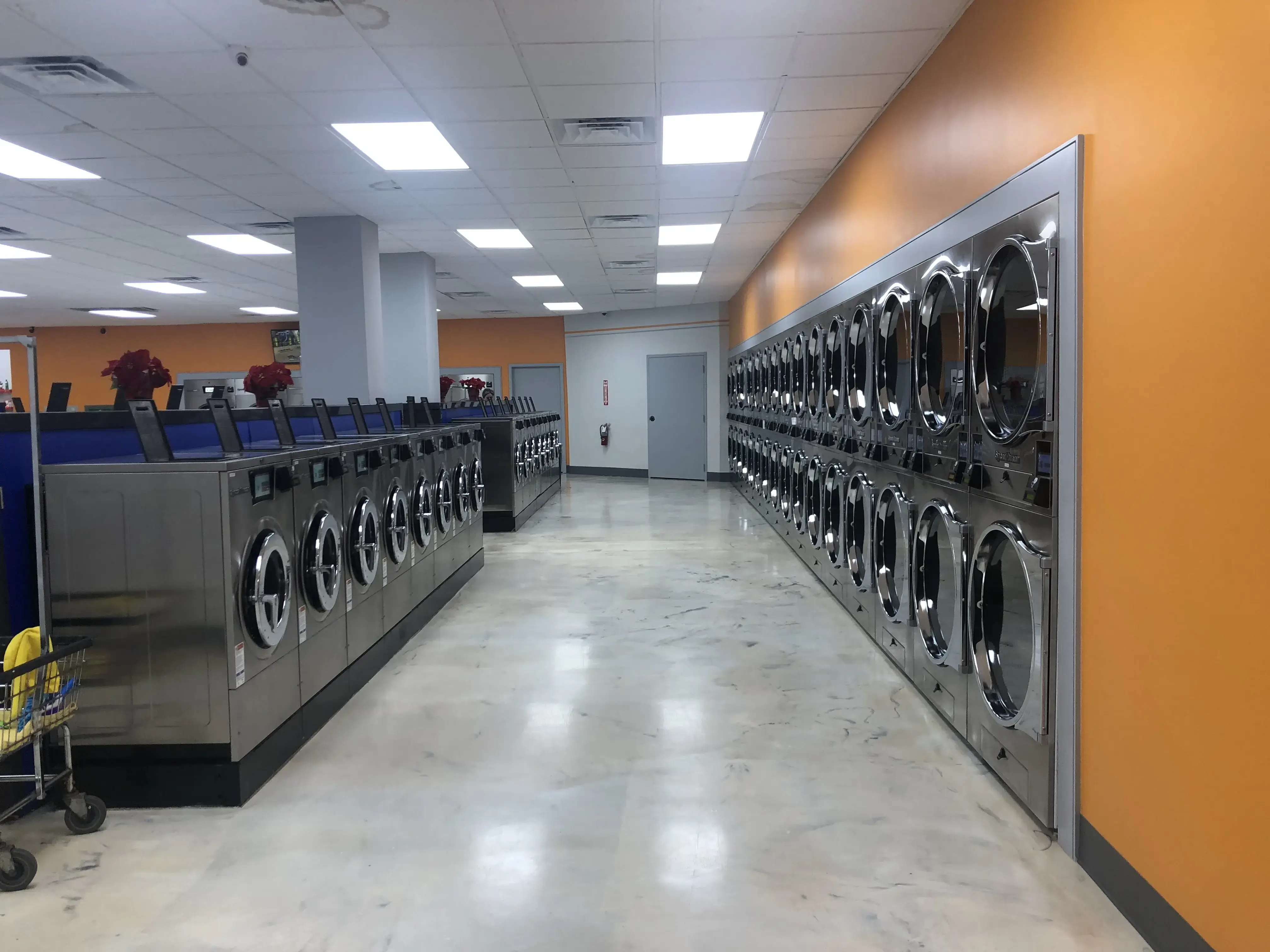 Ultra Washateria - Image 17