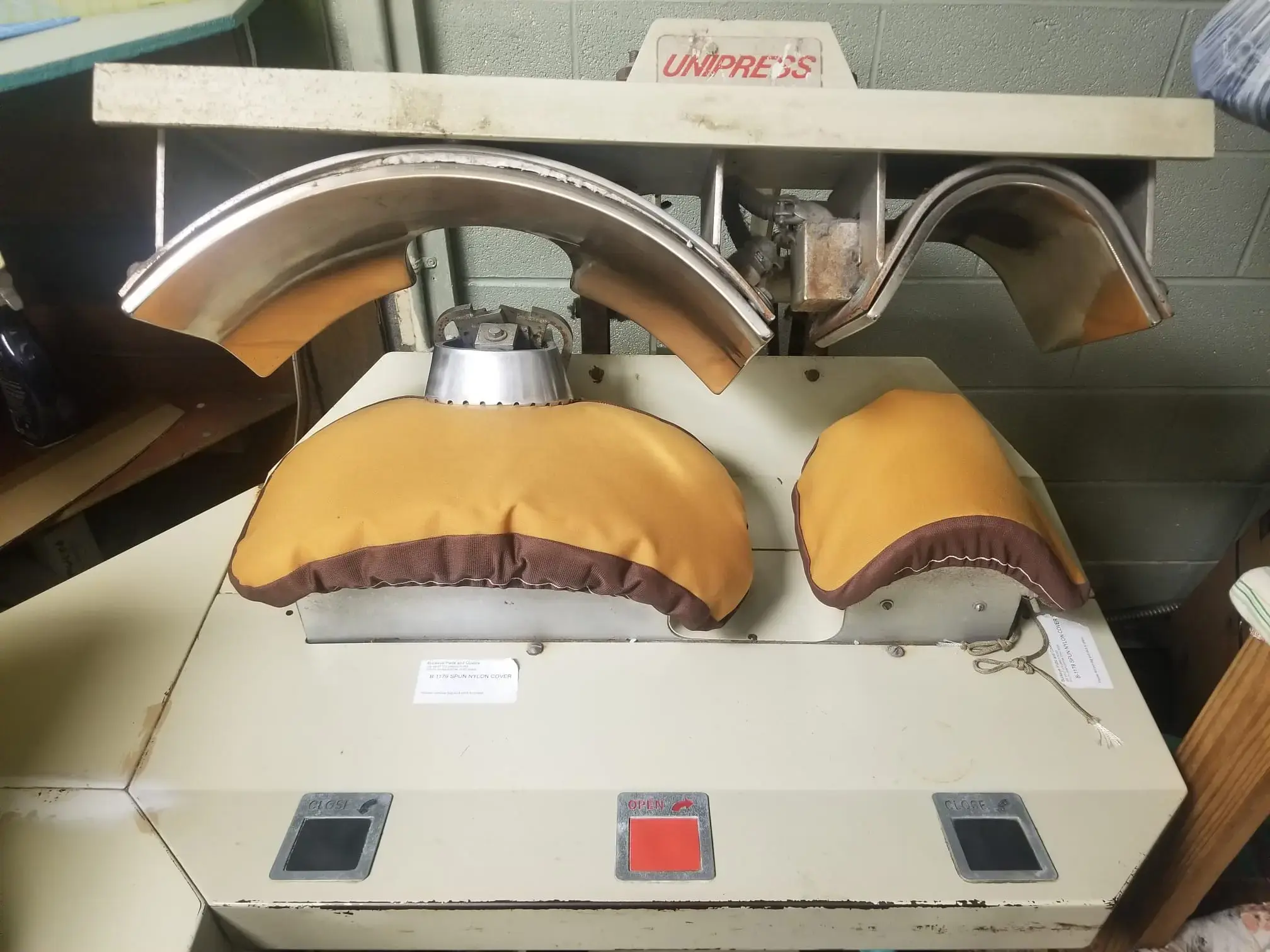 Ultraclean Coin Laundromat - Image 12
