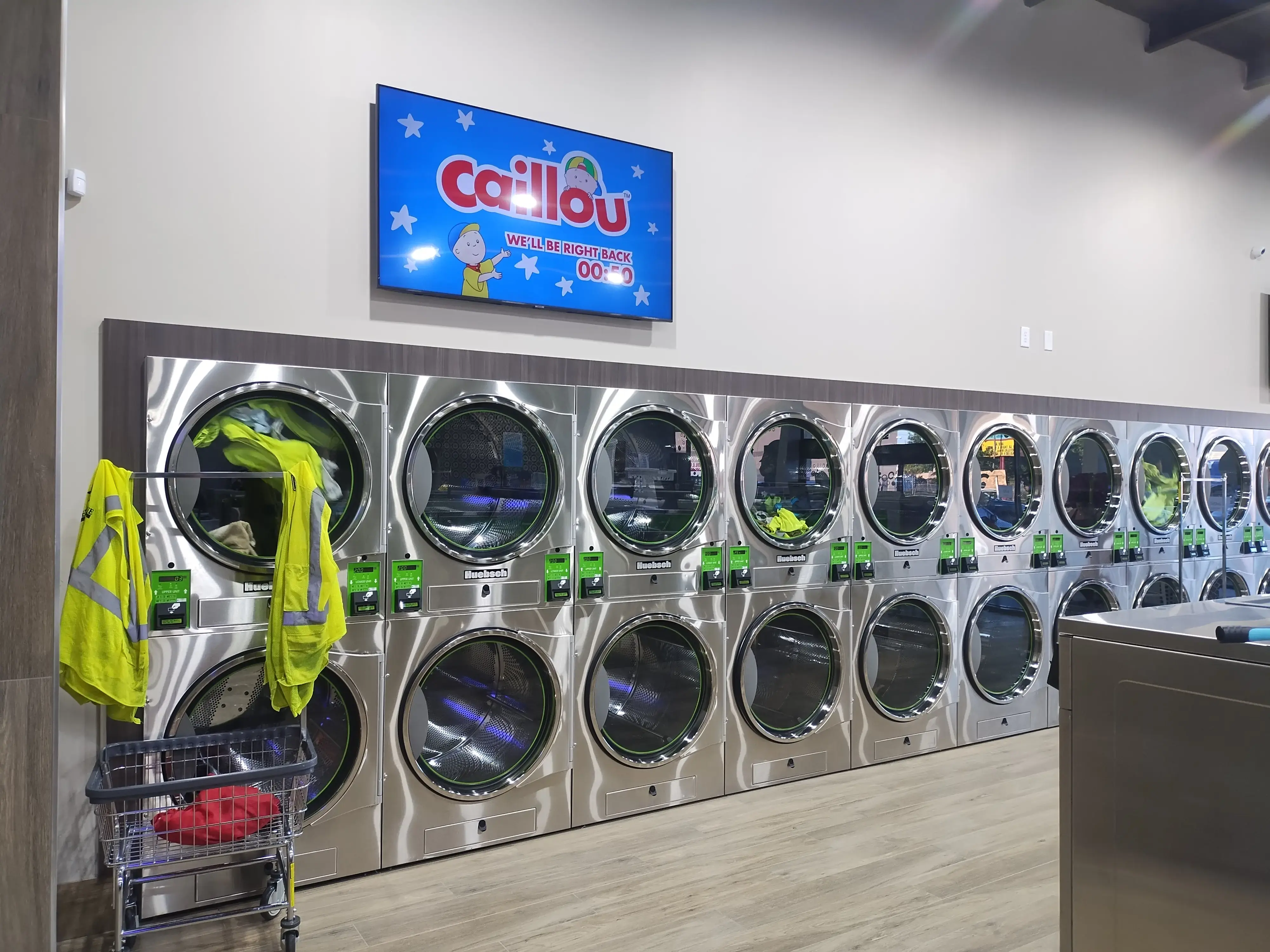 UltraSpin Washateria - West Bellfort - Wash & Fold Services - Image 19