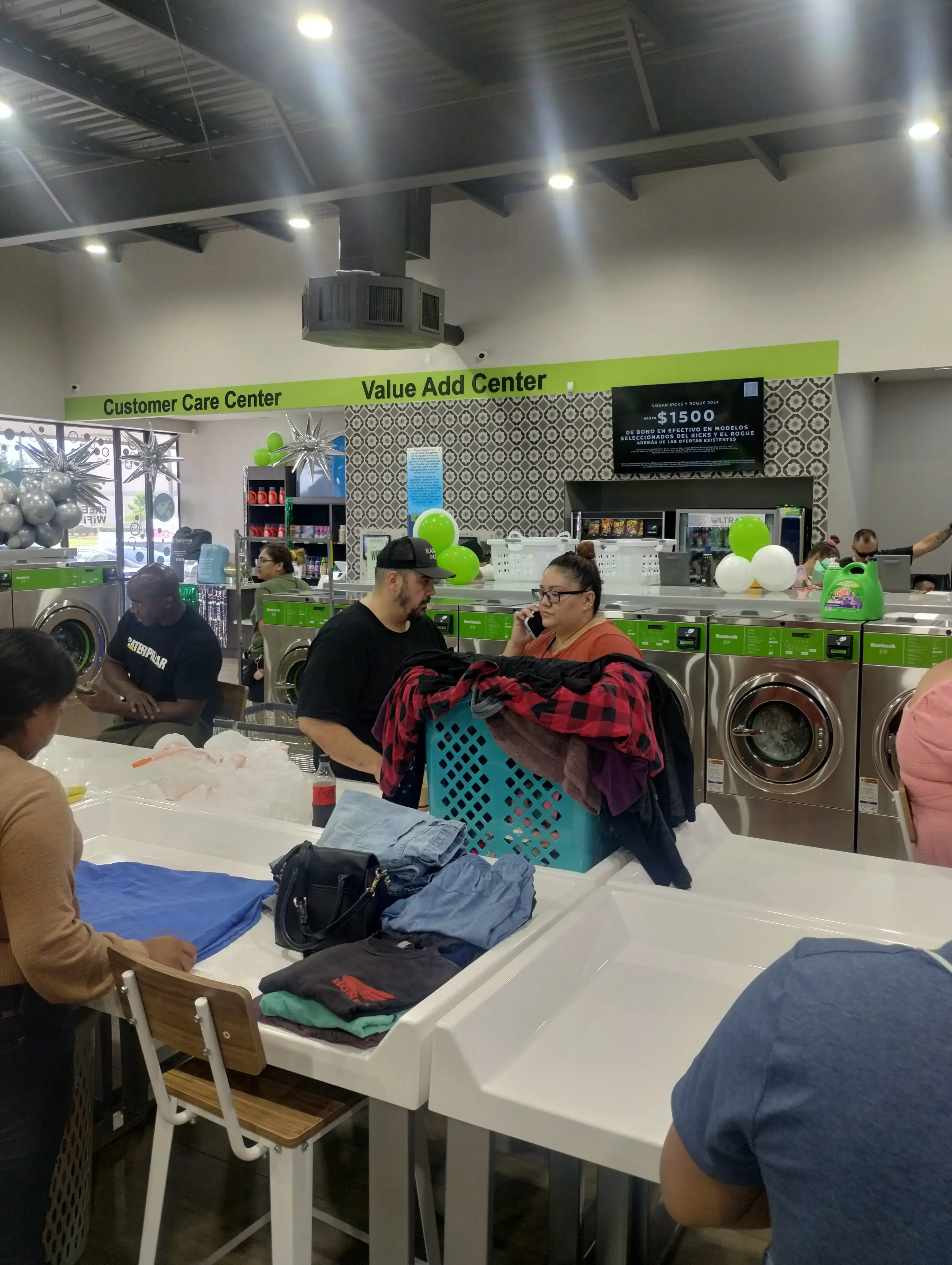 UltraSpin Washateria - West Bellfort - Wash & Fold Services thumbnail 14