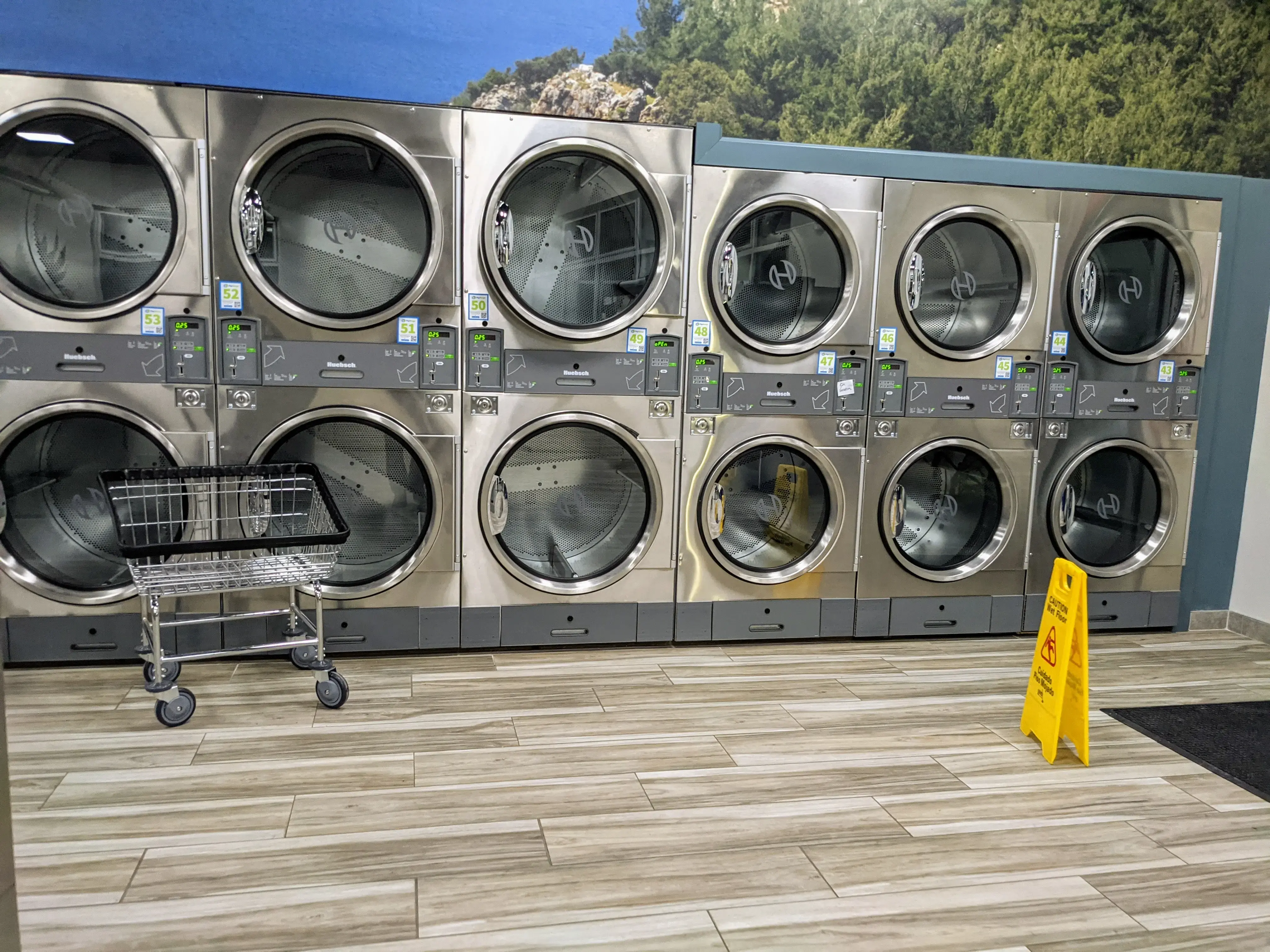 Uncle B's Laundromat - Image 17