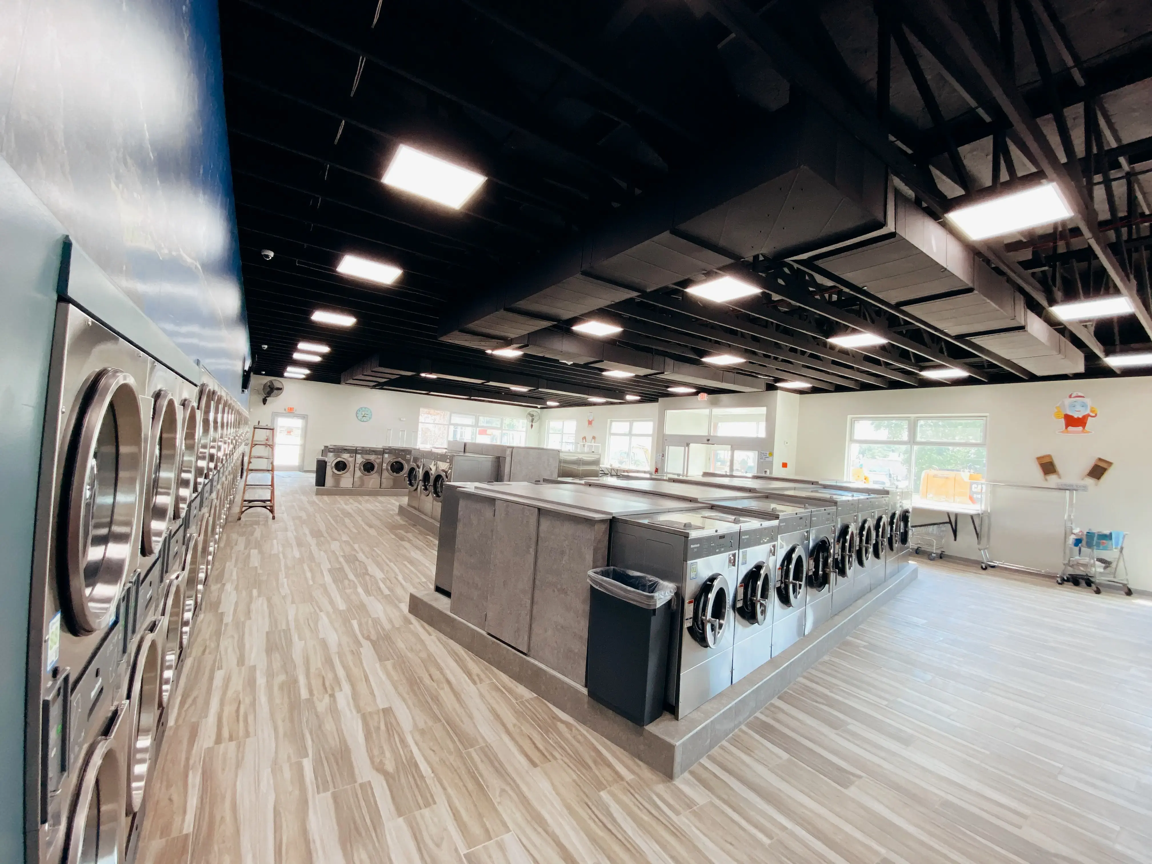 Uncle B's Laundromat thumbnail 7
