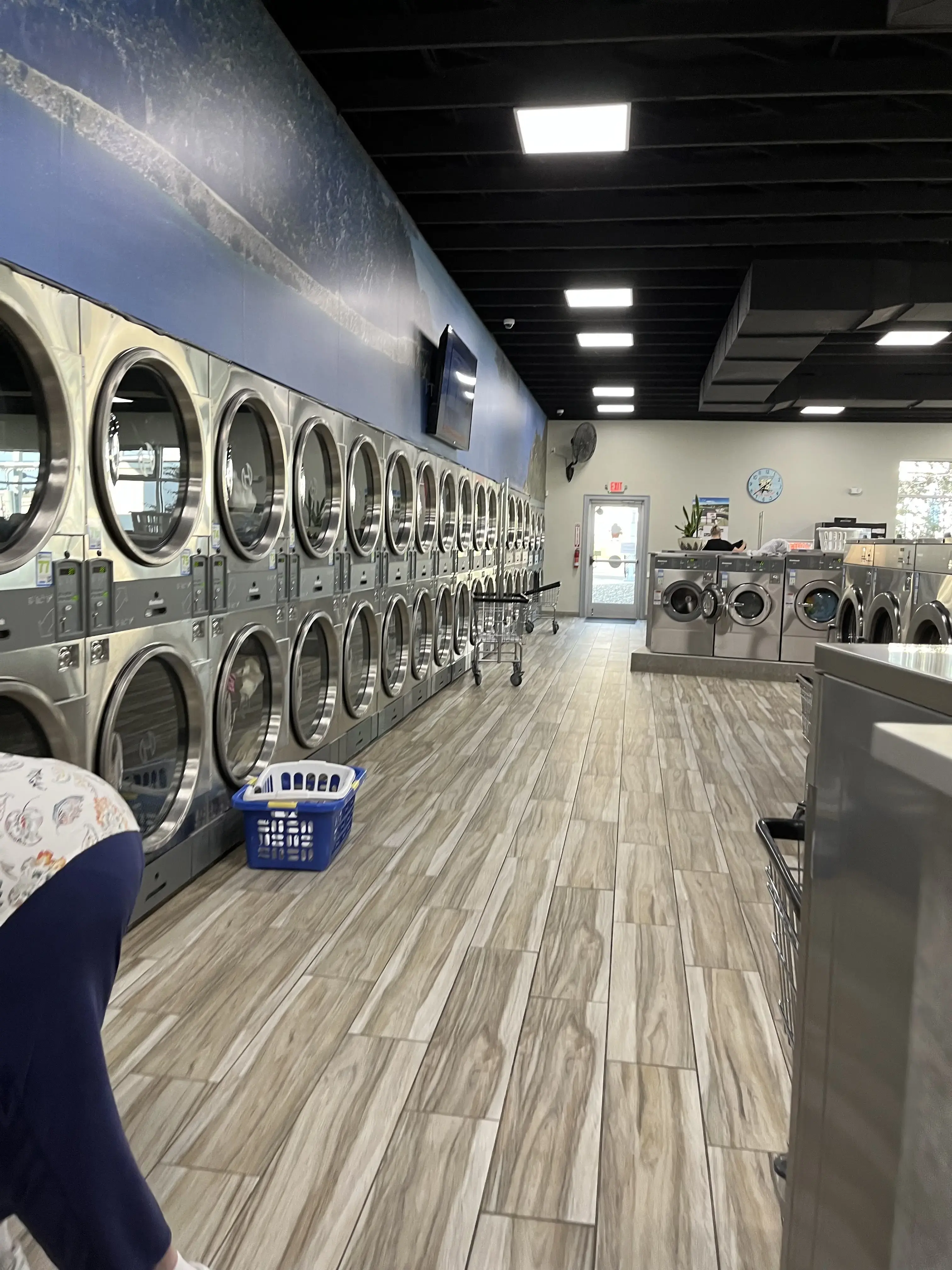 Uncle B's Laundromat - Image 3