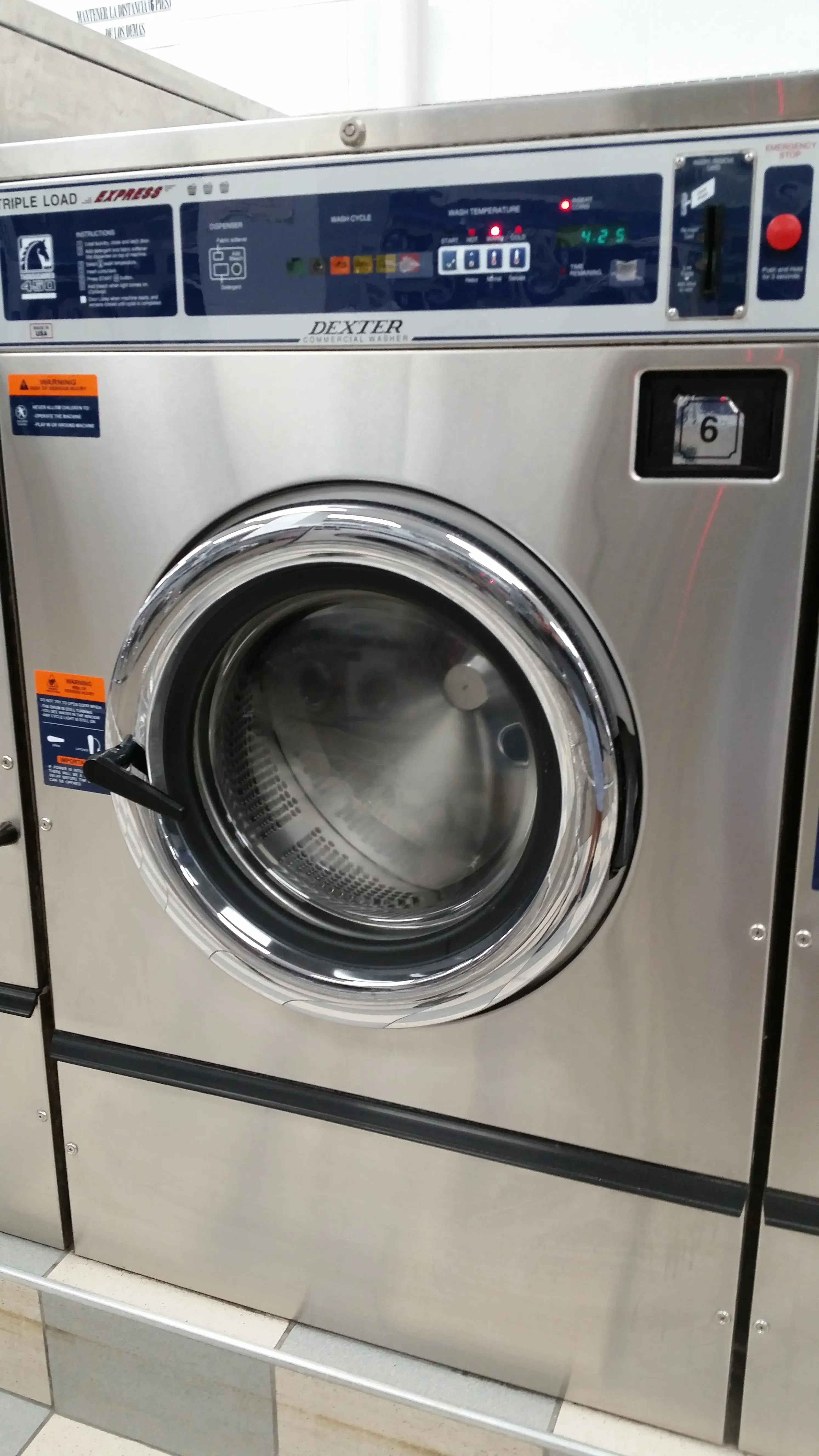 Union Express Laundromat - Image 12