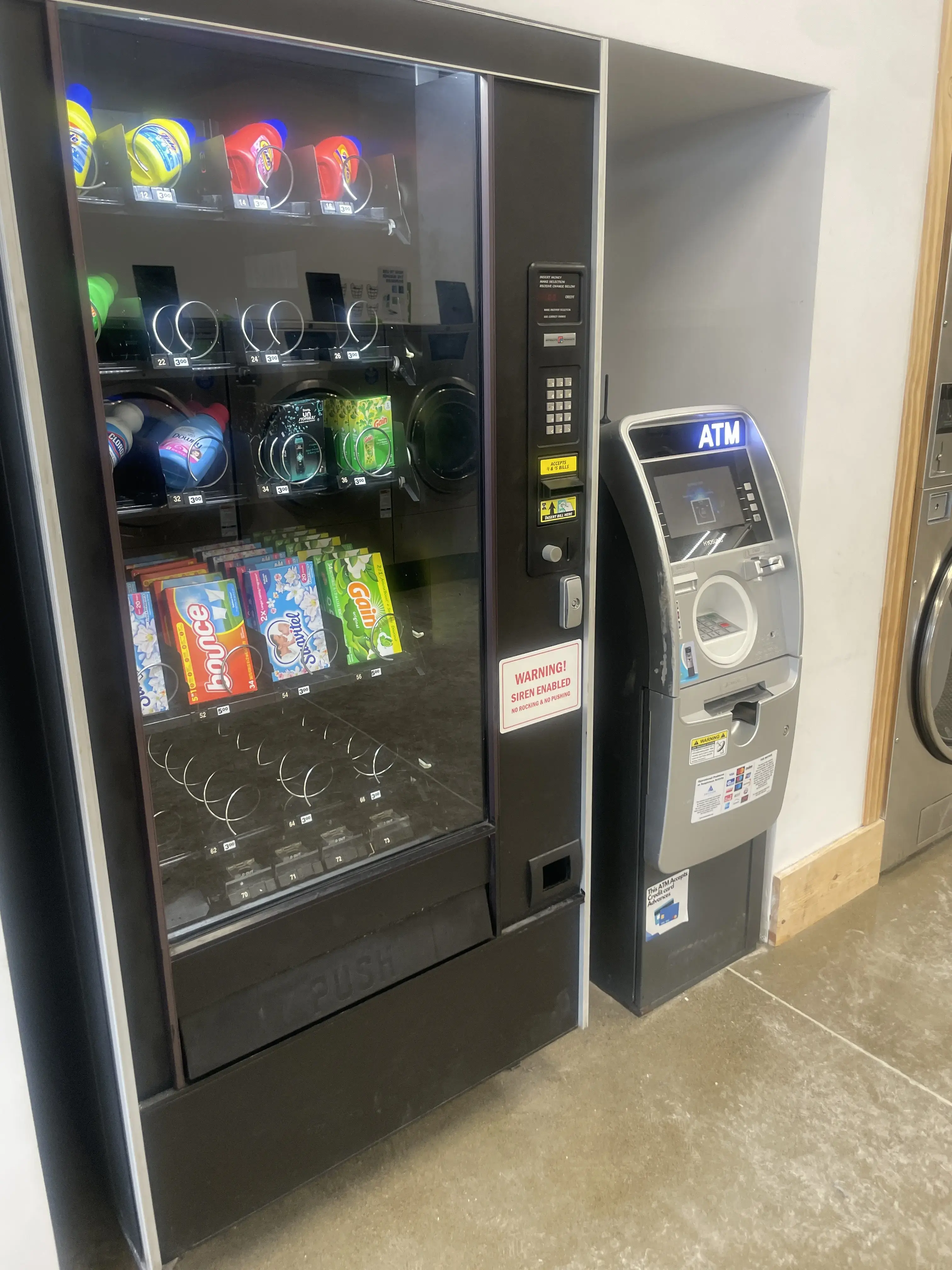 United Laundromat - Image 9