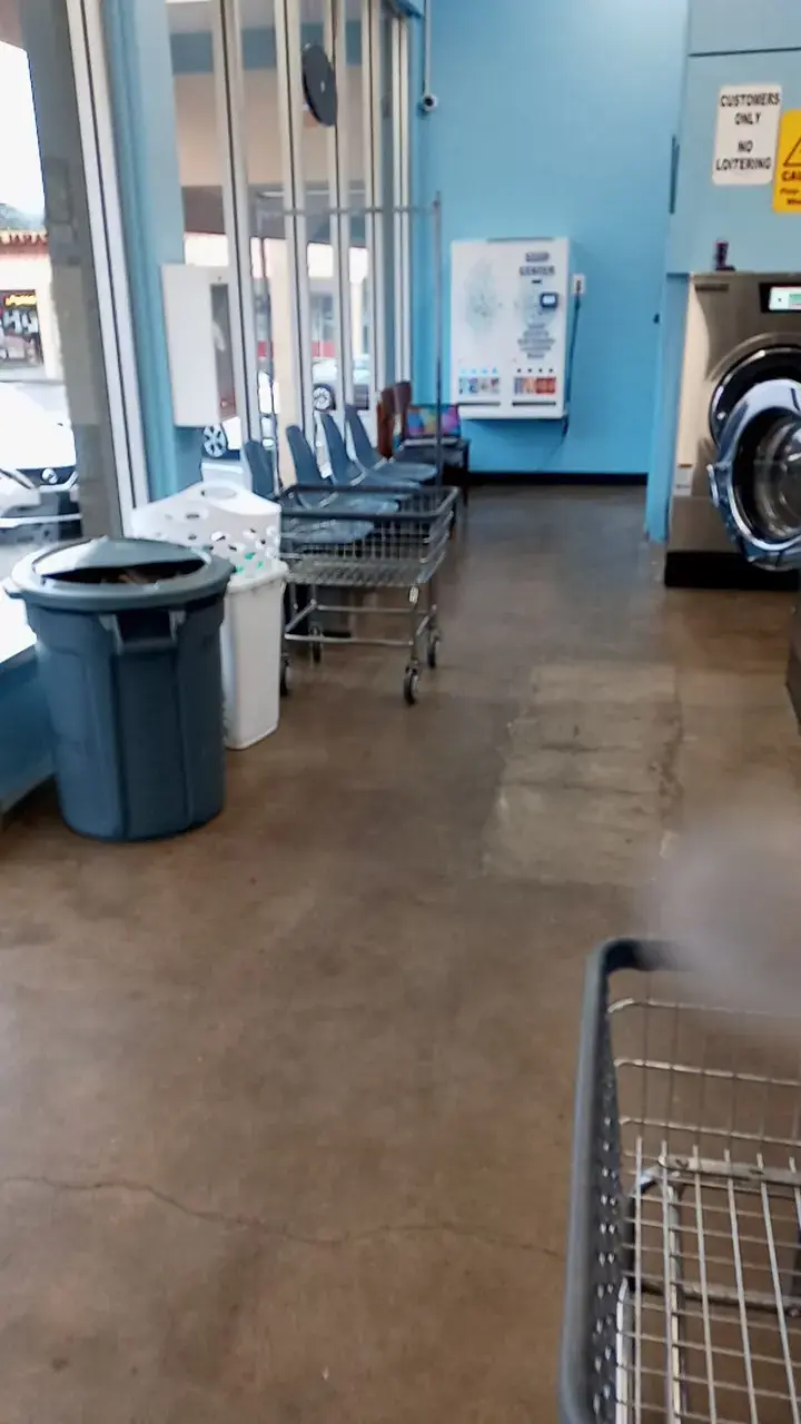 Unity Laundromat Canterbury Square thumbnail 9