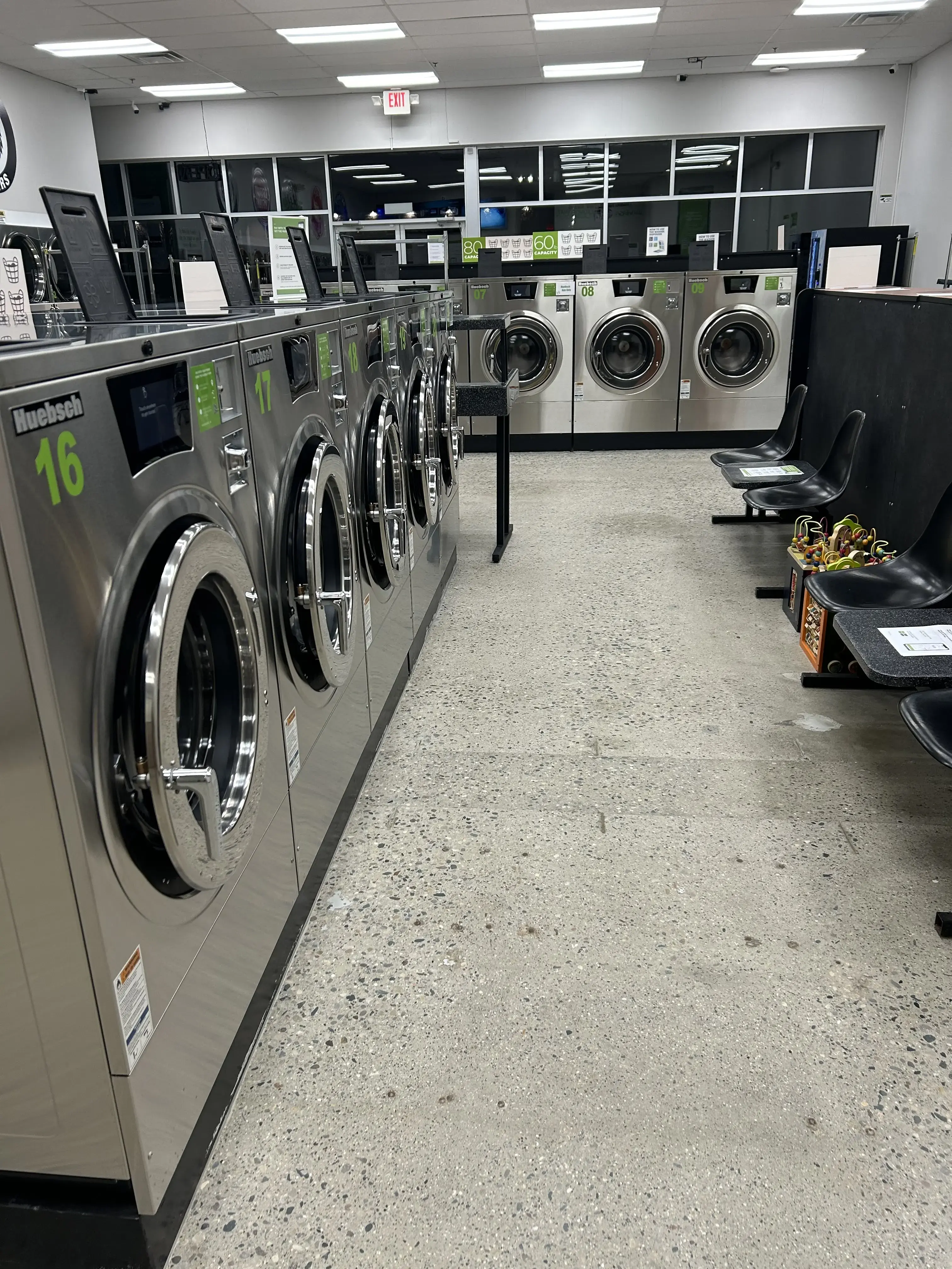 Universal Laundromat of Rochester Hills - Image 20
