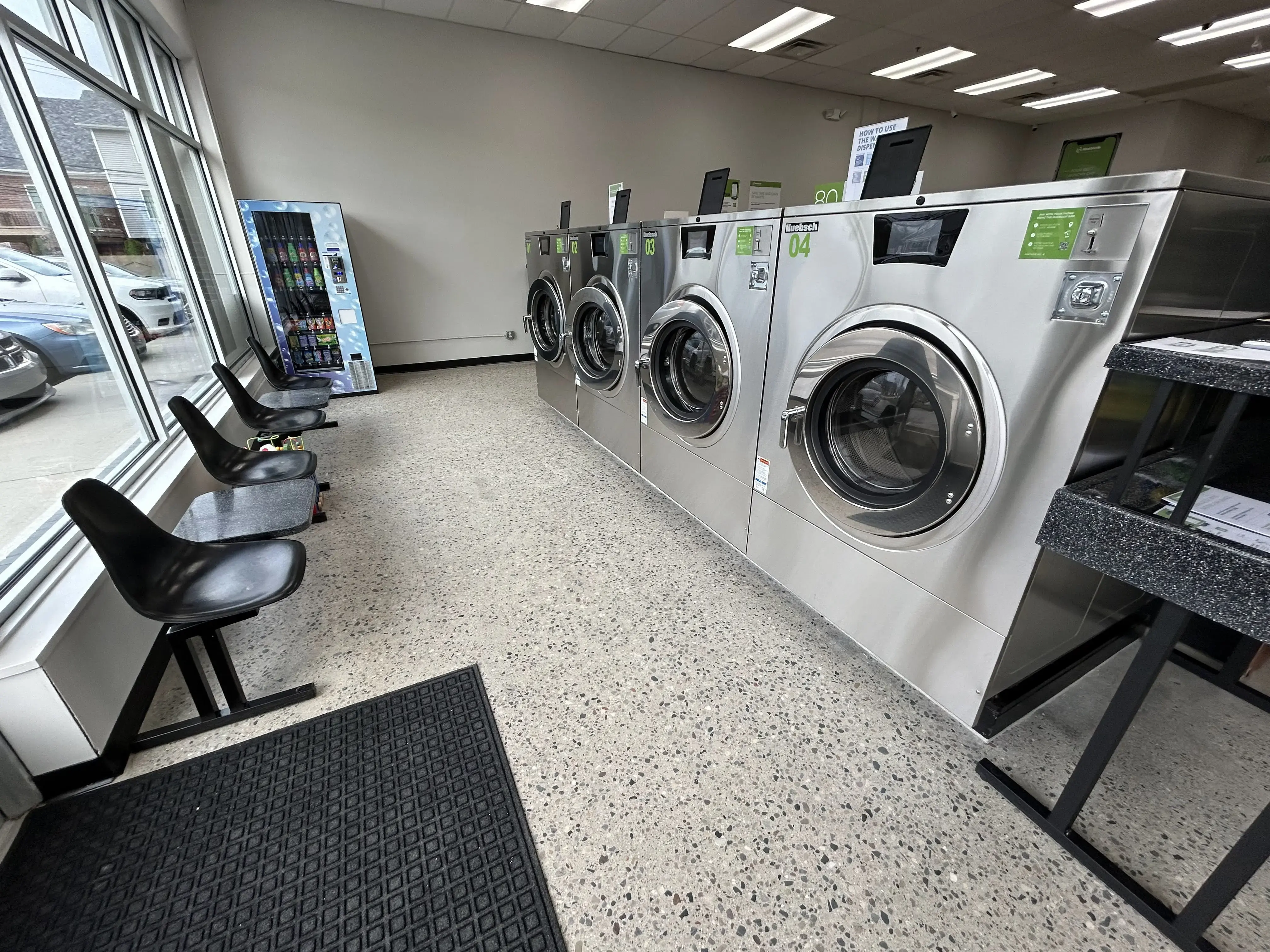 Universal Laundromat of Rochester Hills - Image 15