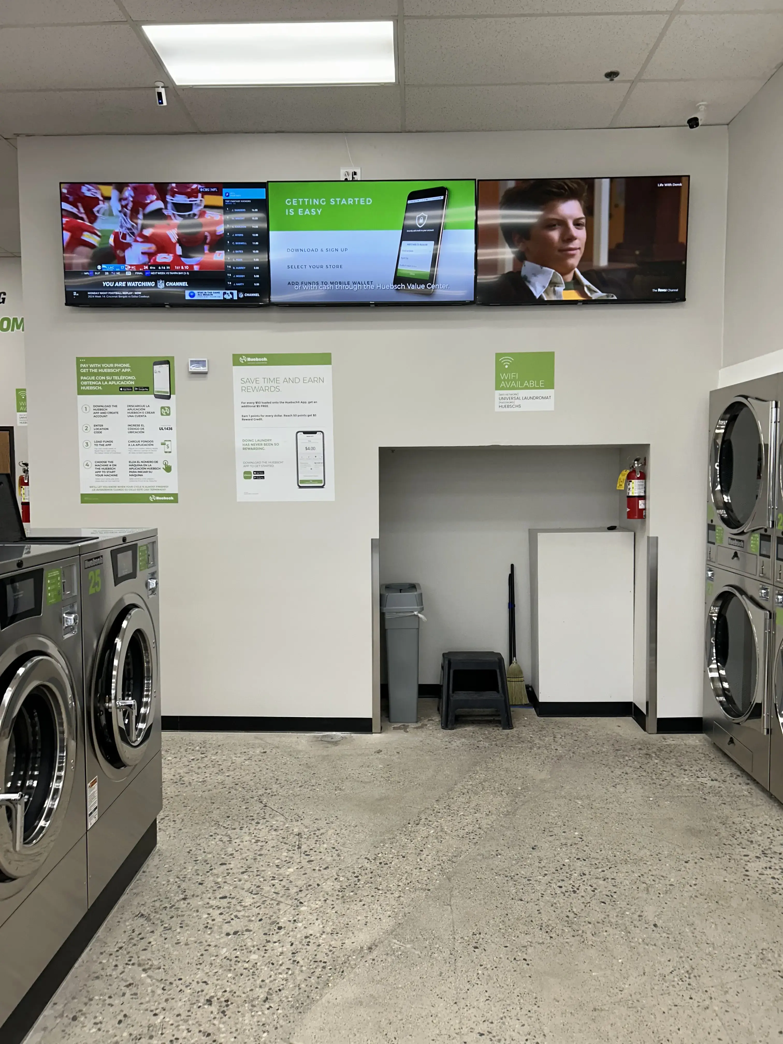 Universal Laundromat of Rochester Hills - Image 11