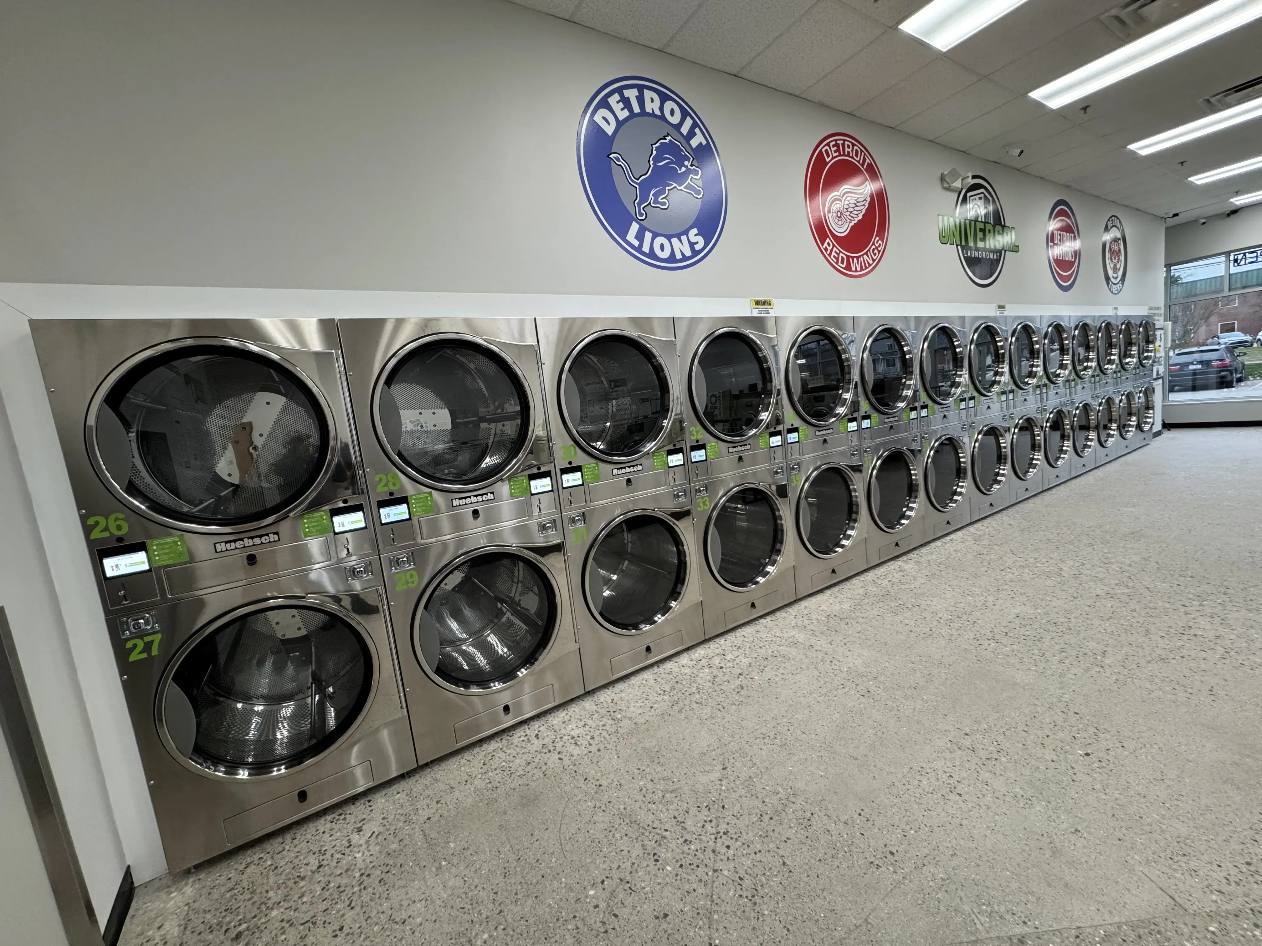 Universal Laundromat of Rochester Hills - Image 4