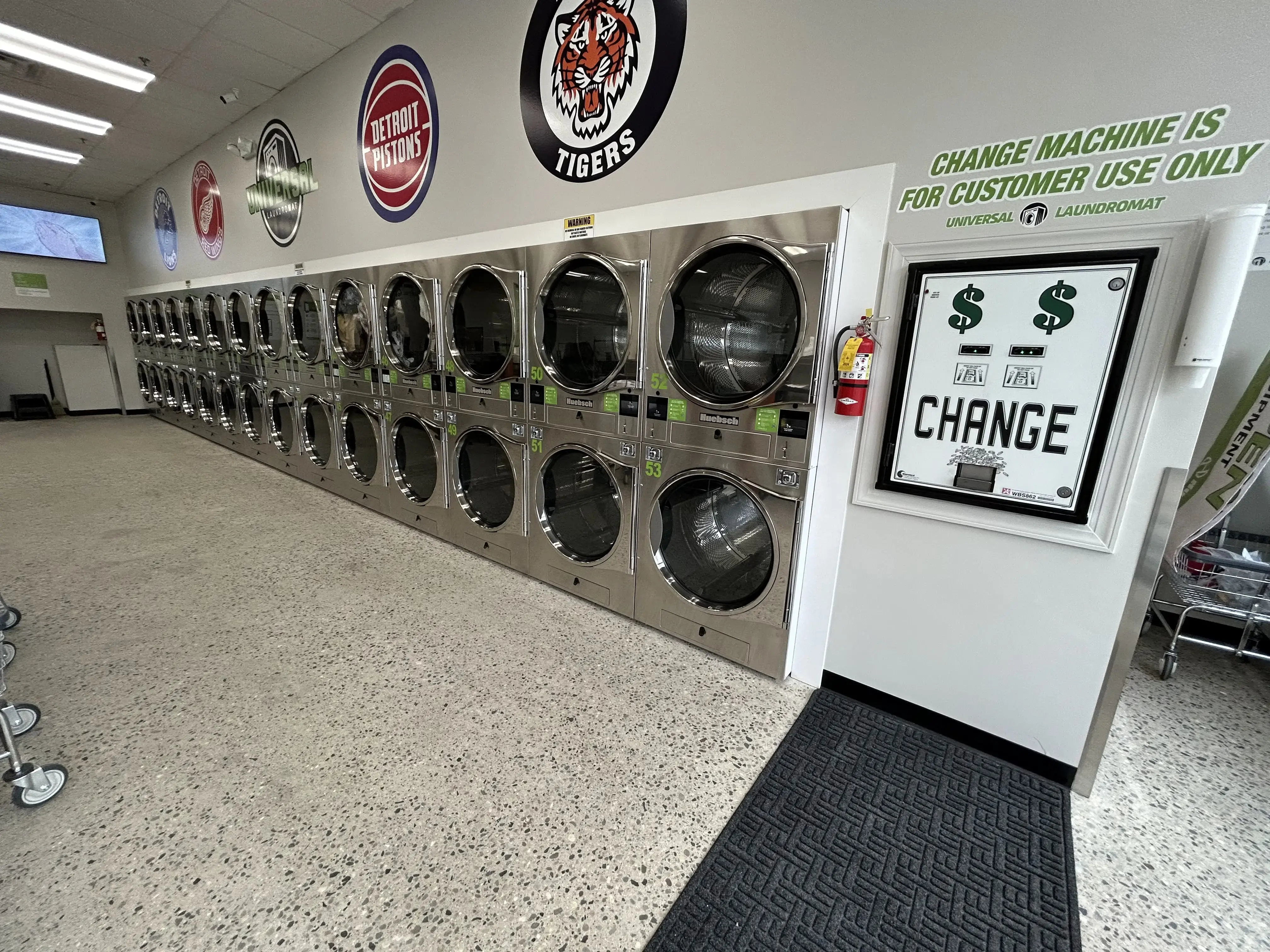 Universal Laundromat of Rochester Hills thumbnail 12