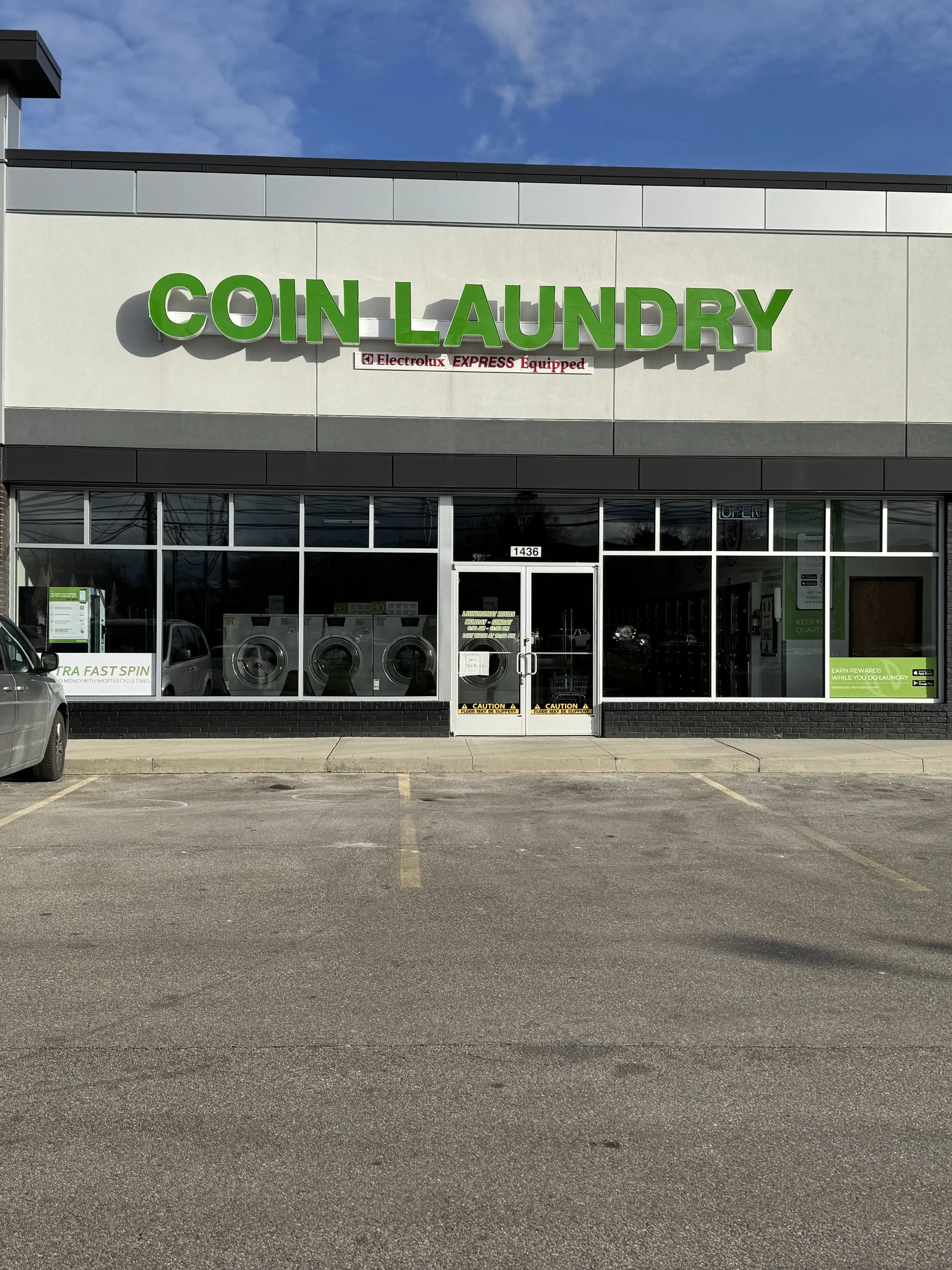 Universal Laundromat of Rochester Hills location
