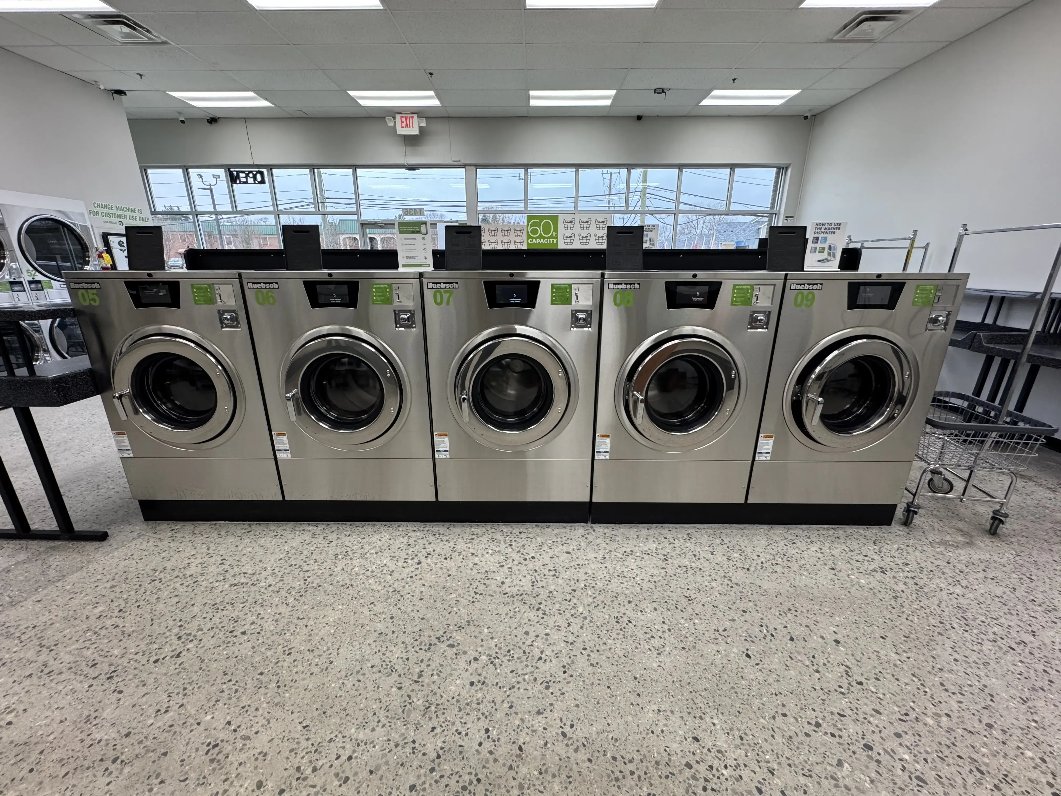 Universal Laundromat of Rochester Hills thumbnail 3