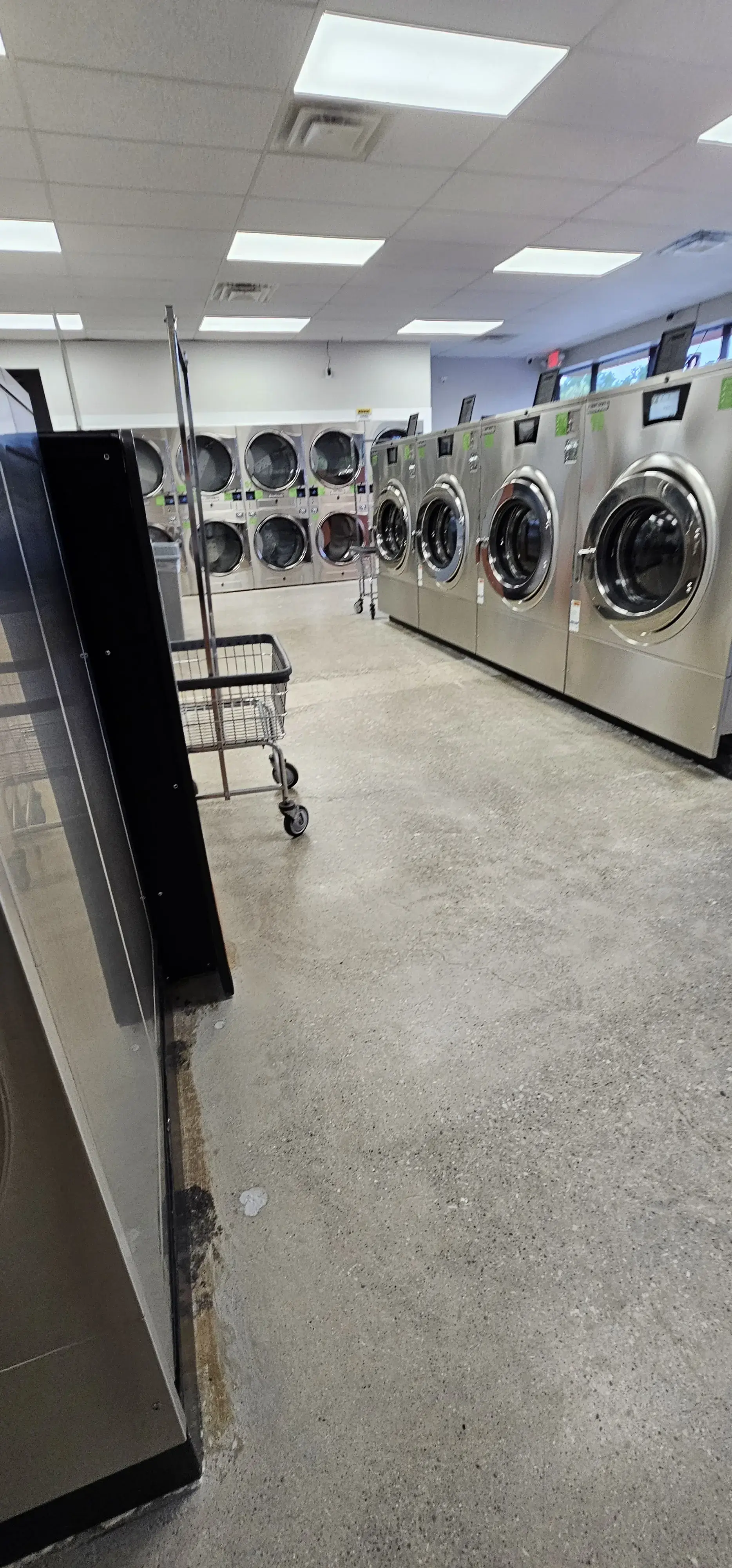 Universal Laundromat of Taylor thumbnail 18