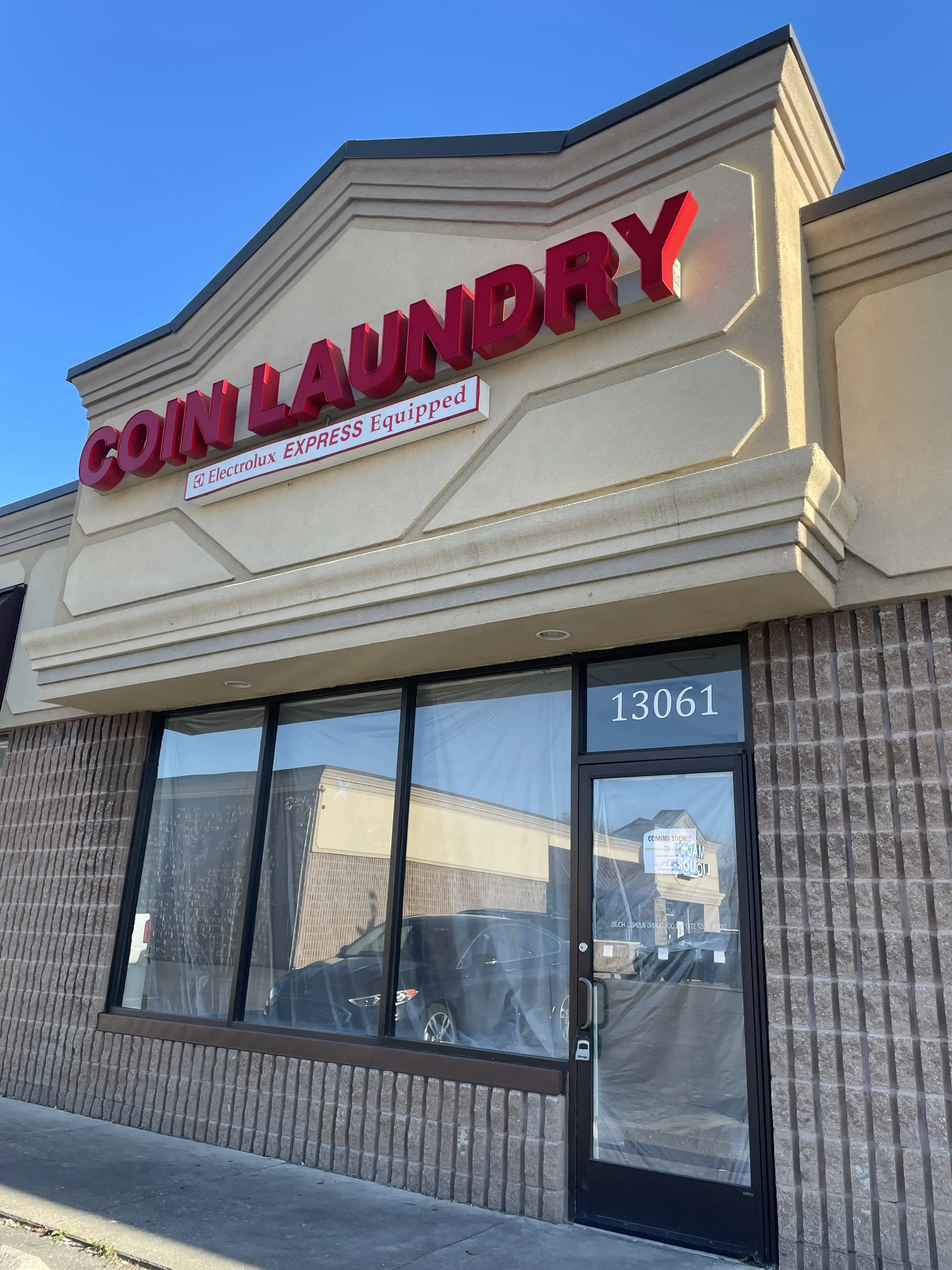 Universal Laundromat of Taylor - Image 2