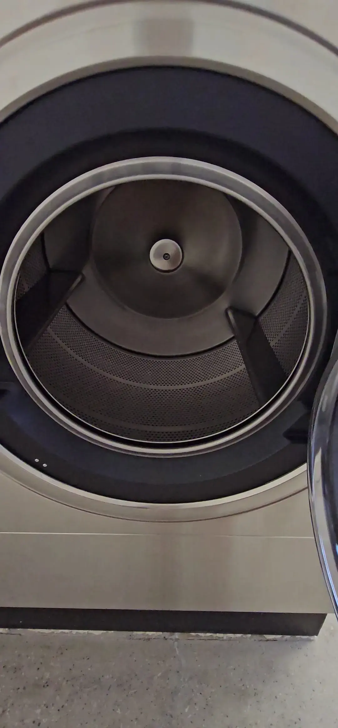 Universal Laundromat of Taylor thumbnail 4