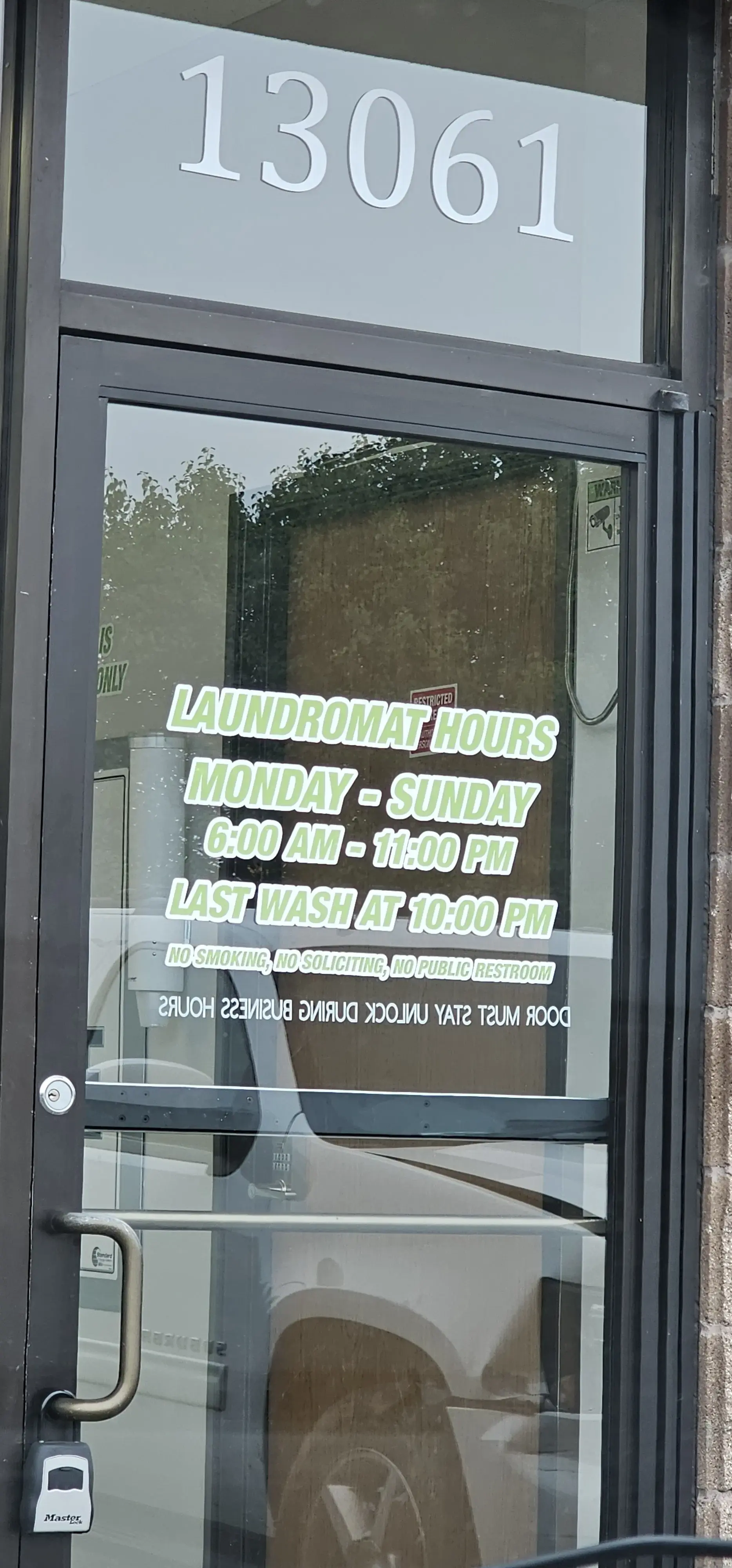 Universal Laundromat of Taylor thumbnail 10