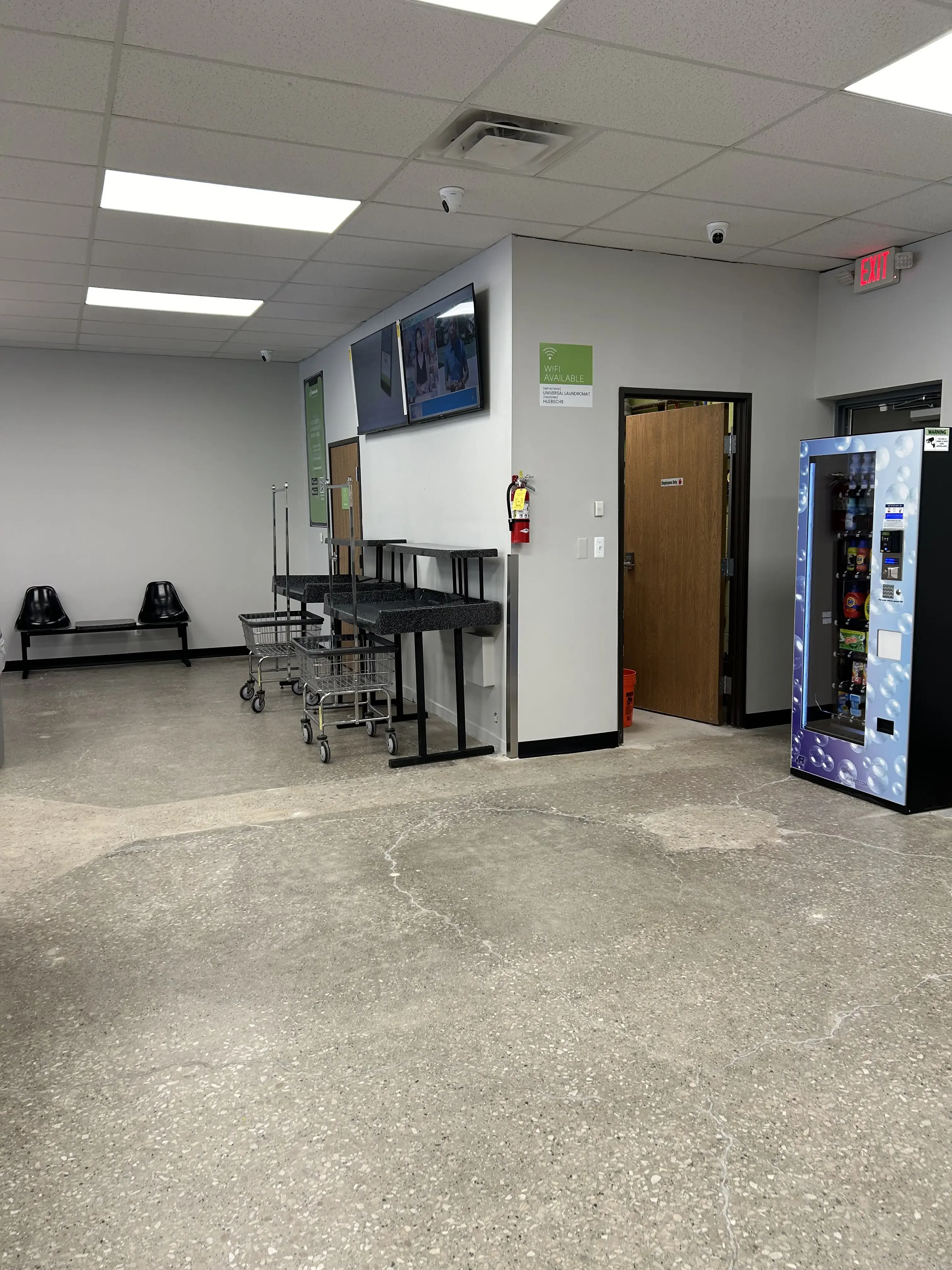 Universal Laundromat of Taylor thumbnail 5