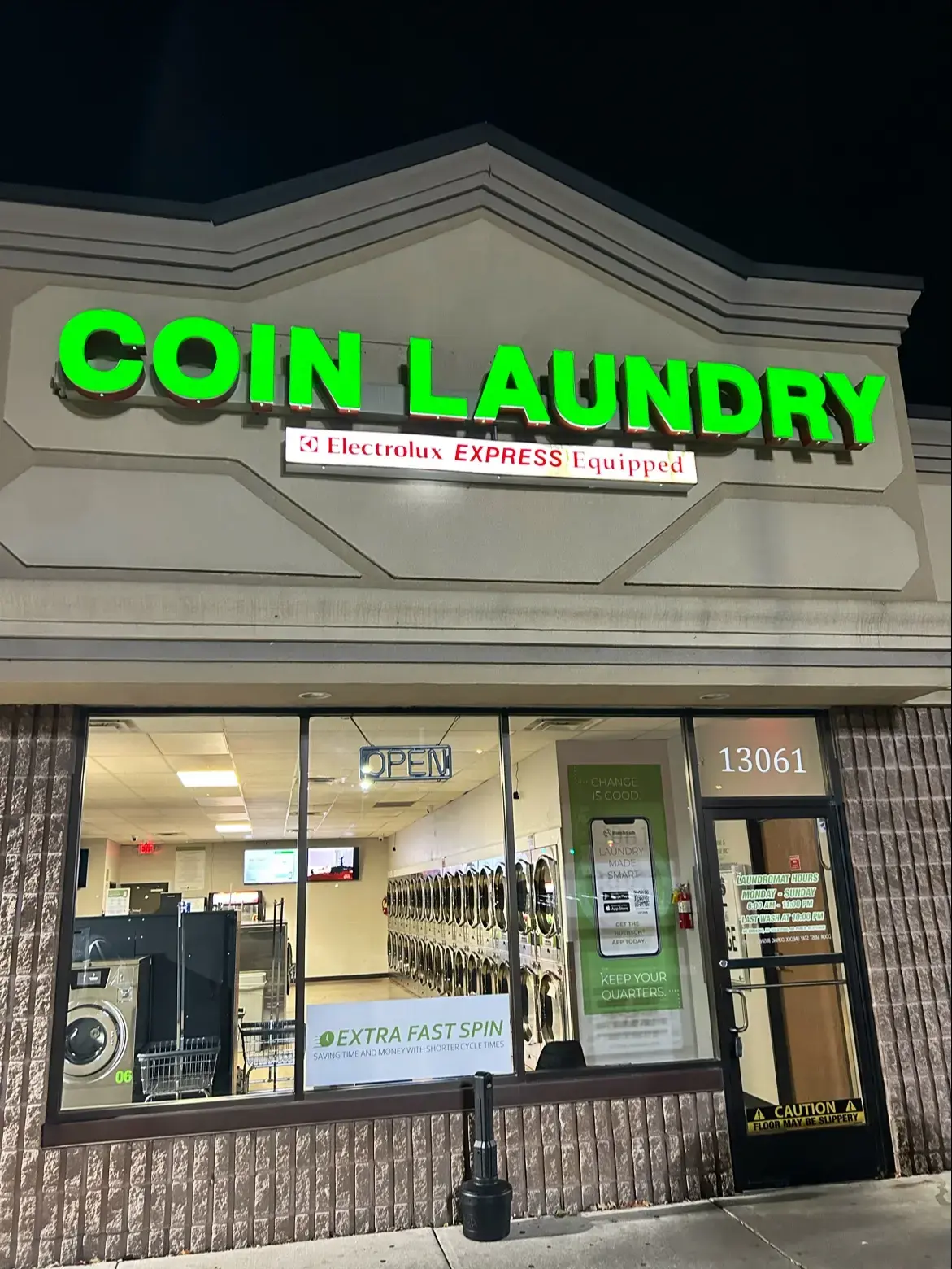 Universal Laundromat of Taylor - Image 13