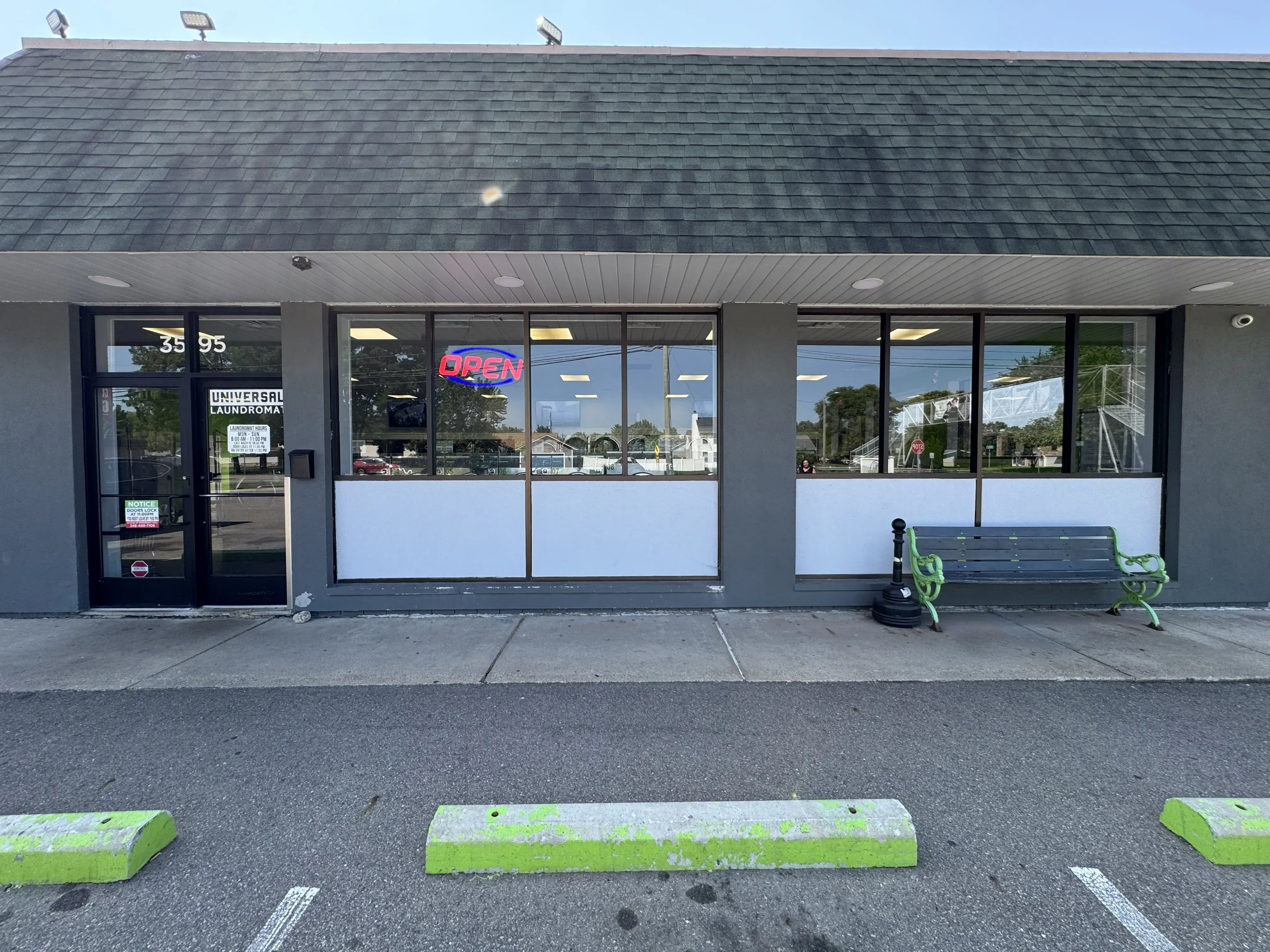 Universal Laundromat (Waterford) thumbnail 4