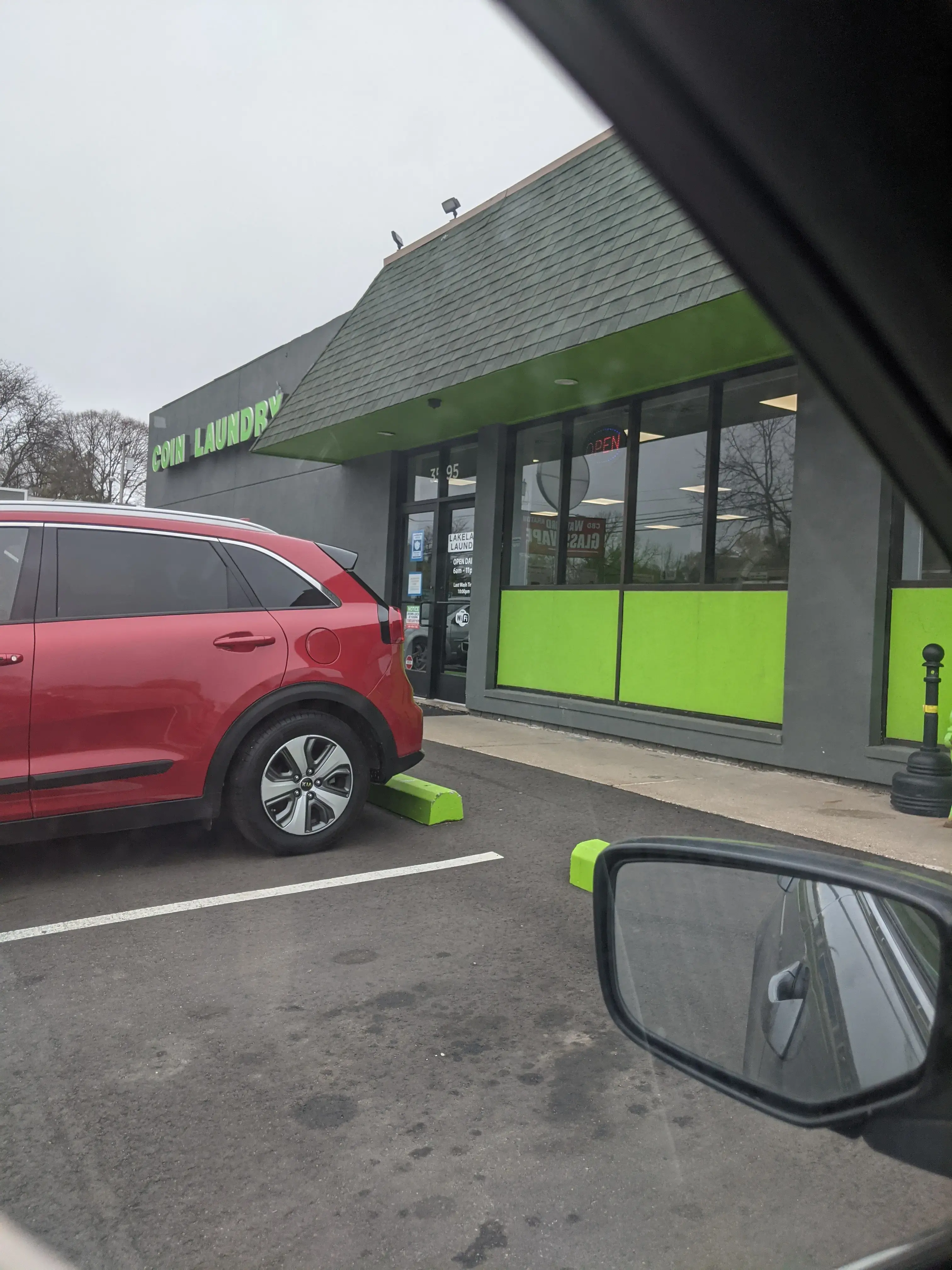 Universal Laundromat (Waterford) thumbnail 13