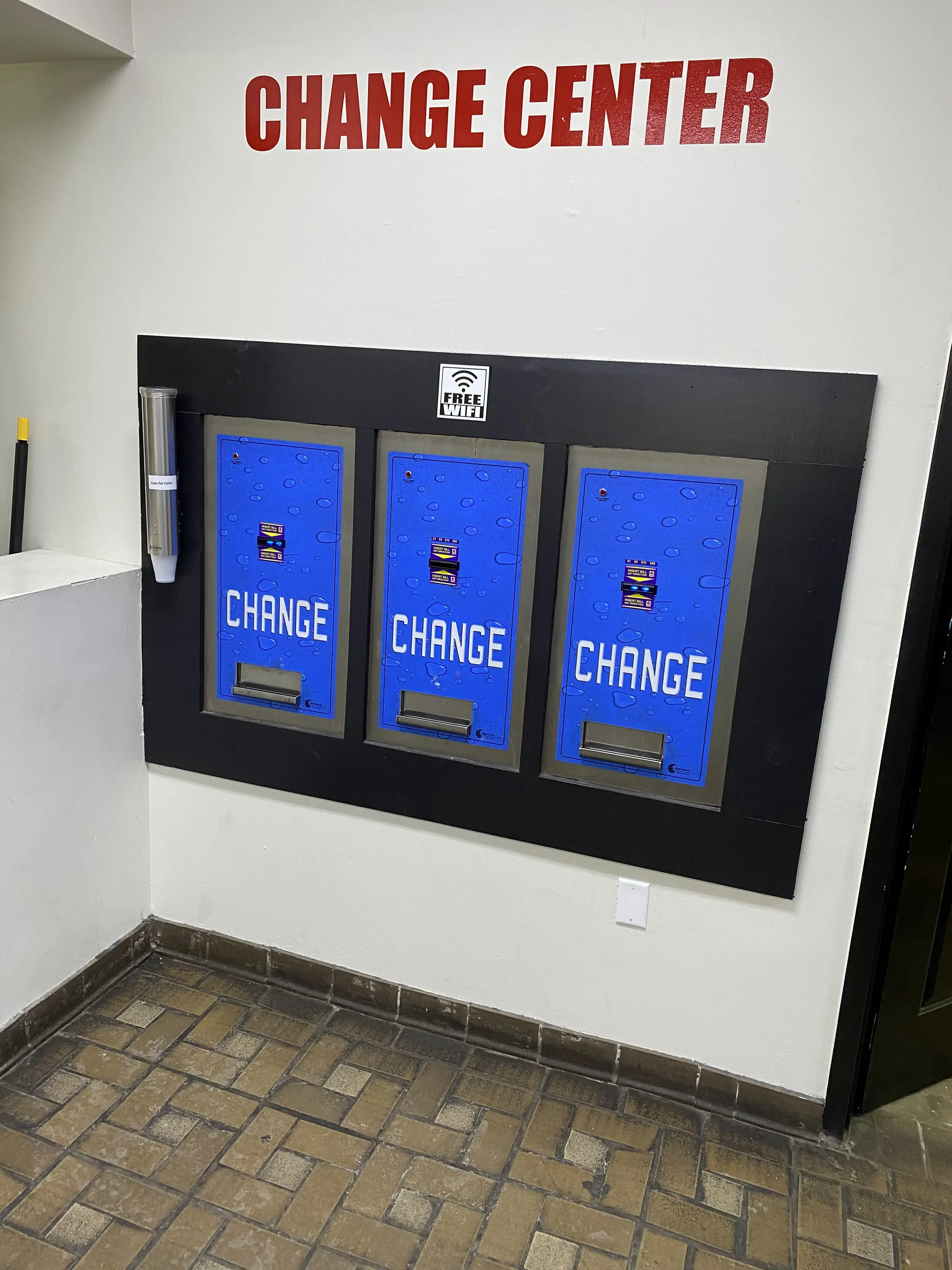 University Coin Laundromat - Image 8