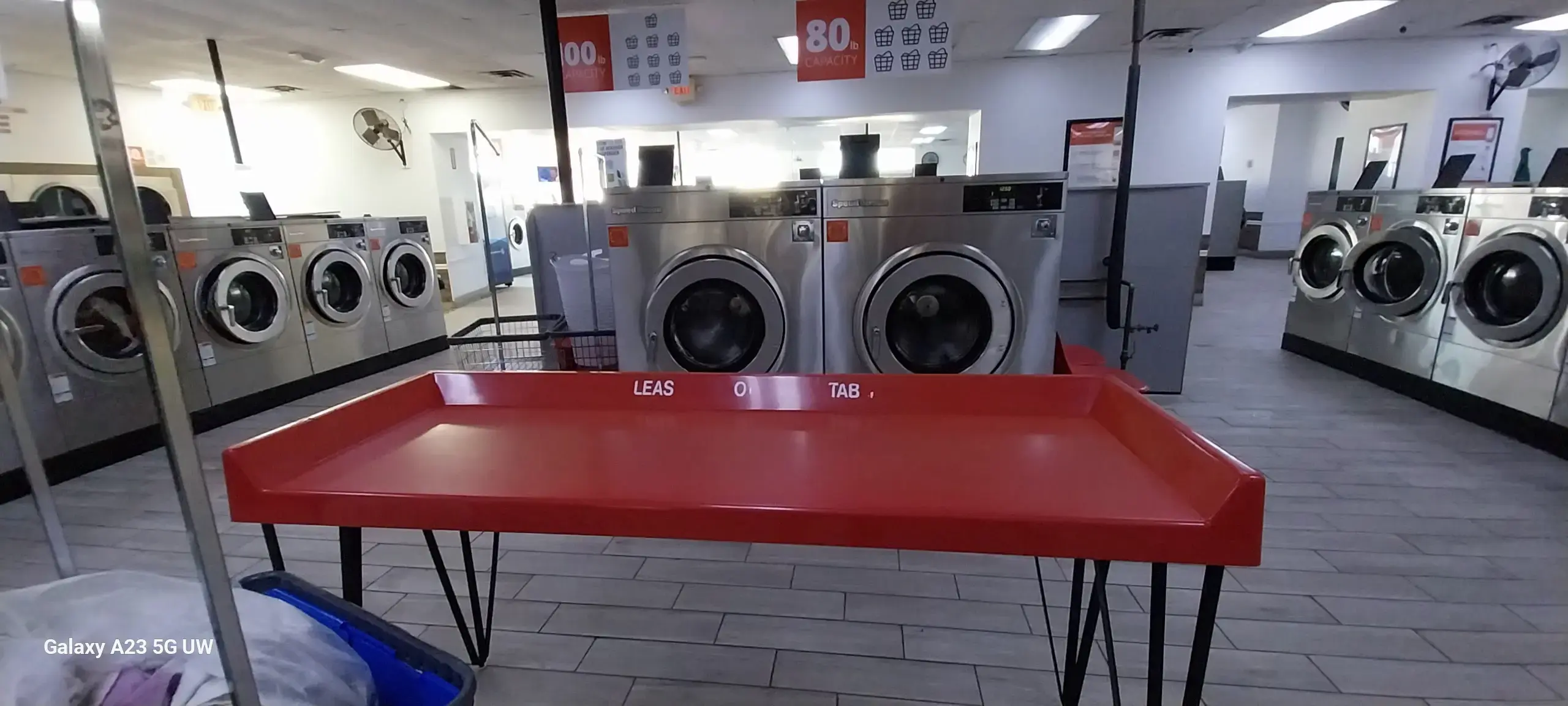 University Coin Laundromat - Image 9