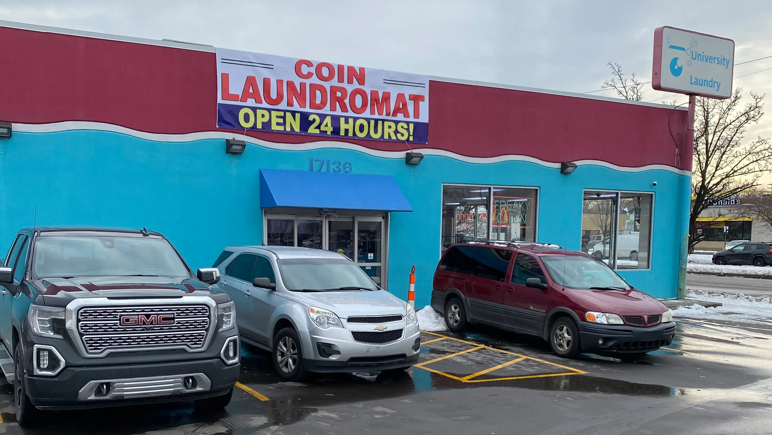 University Coin Laundromat thumbnail 2
