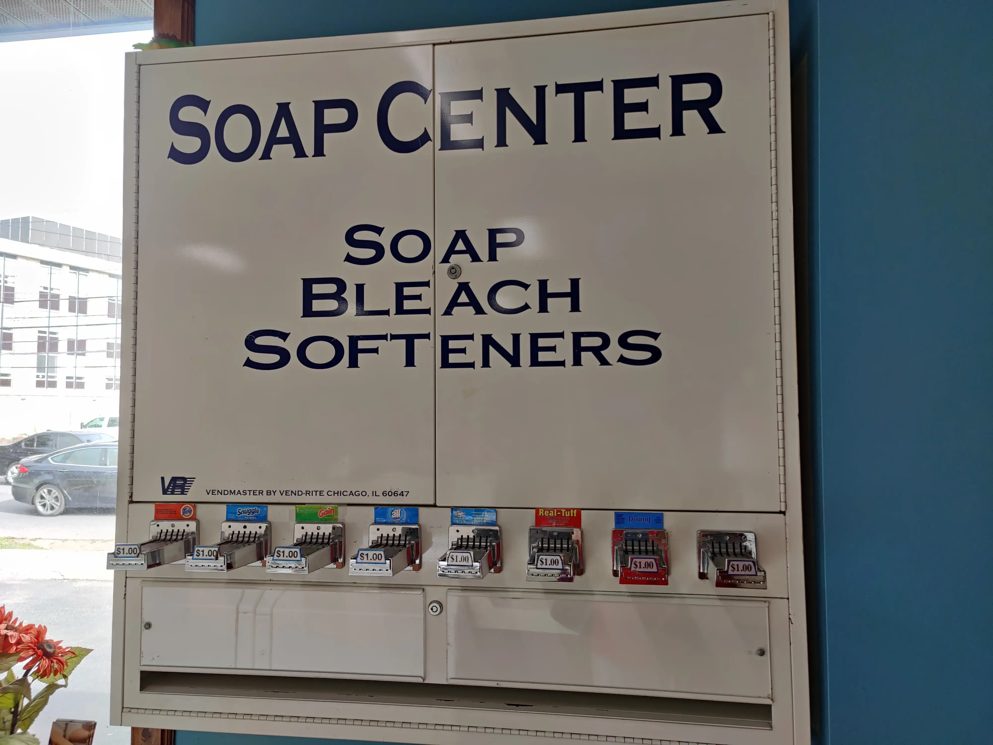 University Laundromat - Image 7