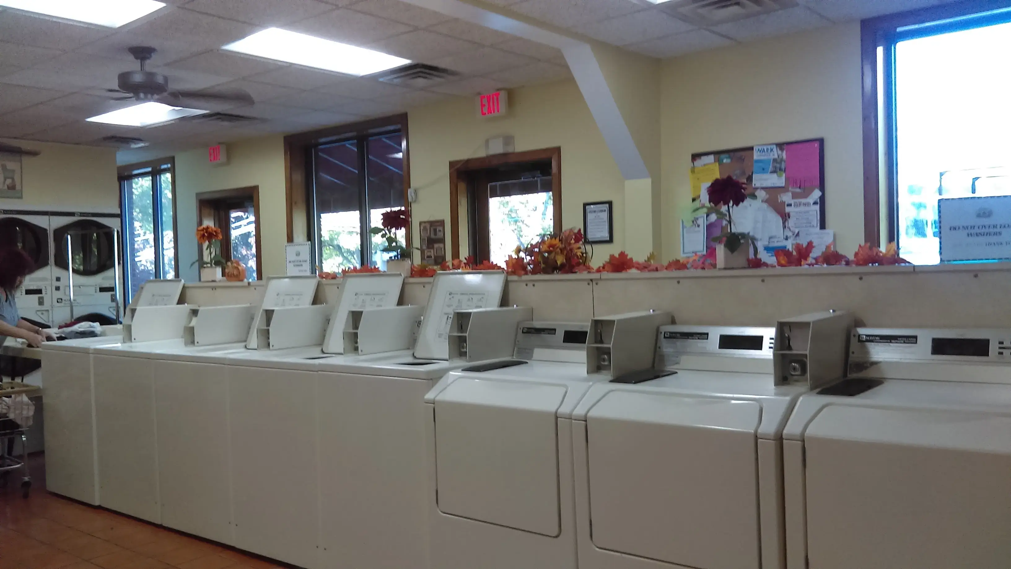 University Laundromat thumbnail 5