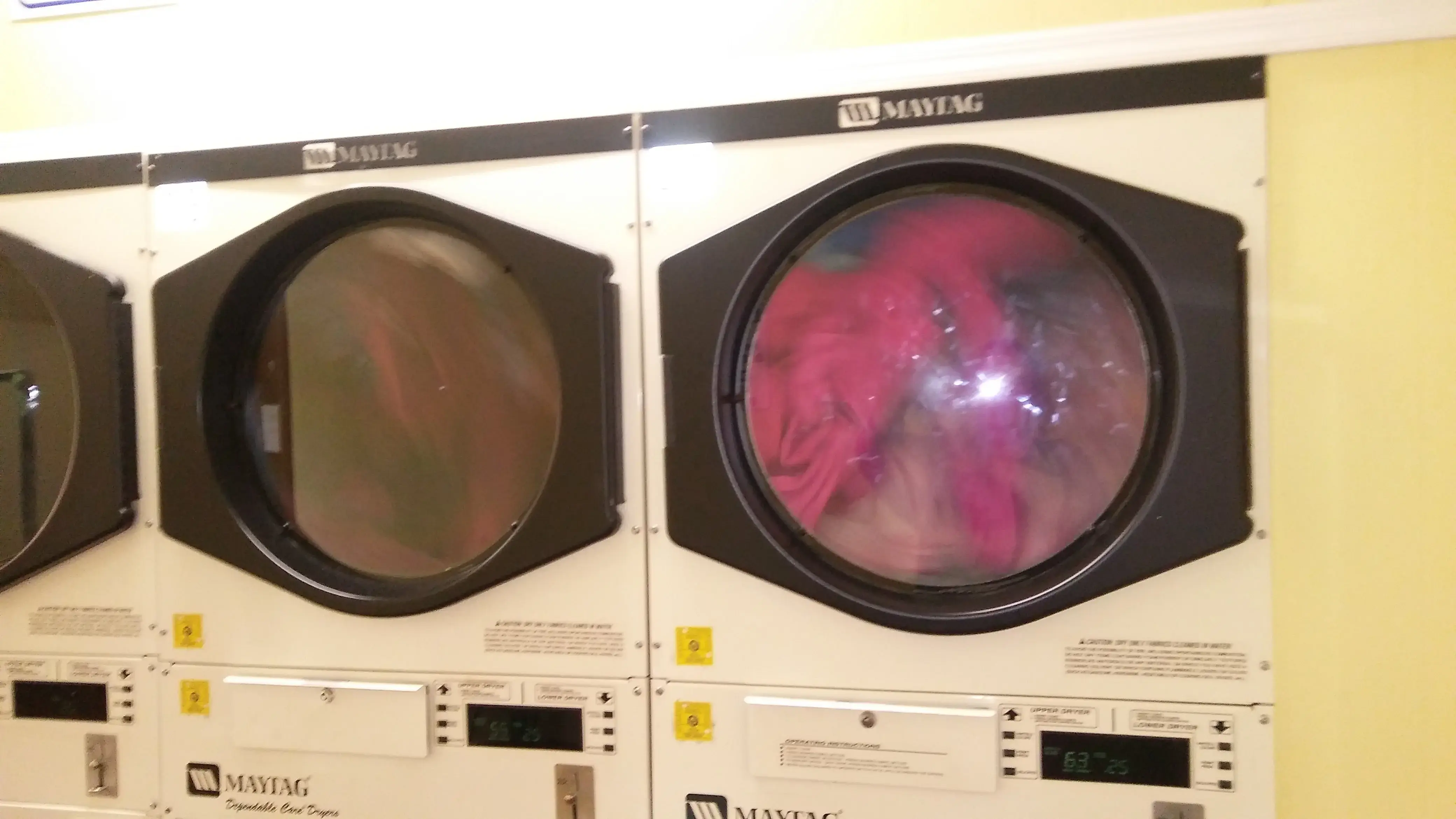 University Laundromat - Image 14