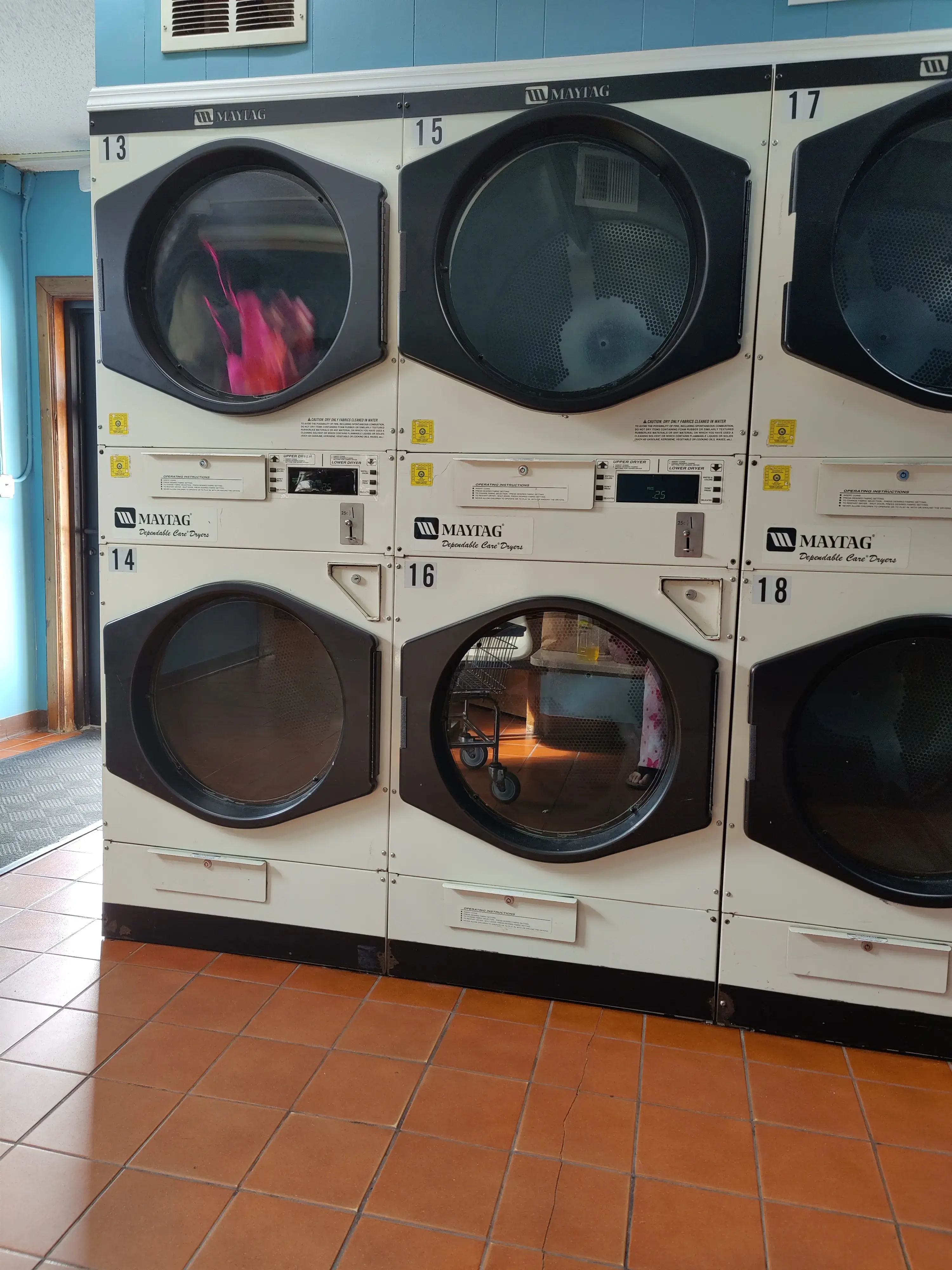 University Laundromat thumbnail 2