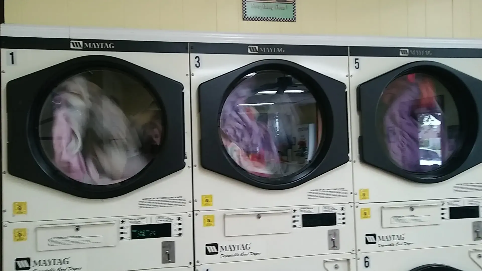 University Laundromat thumbnail 13