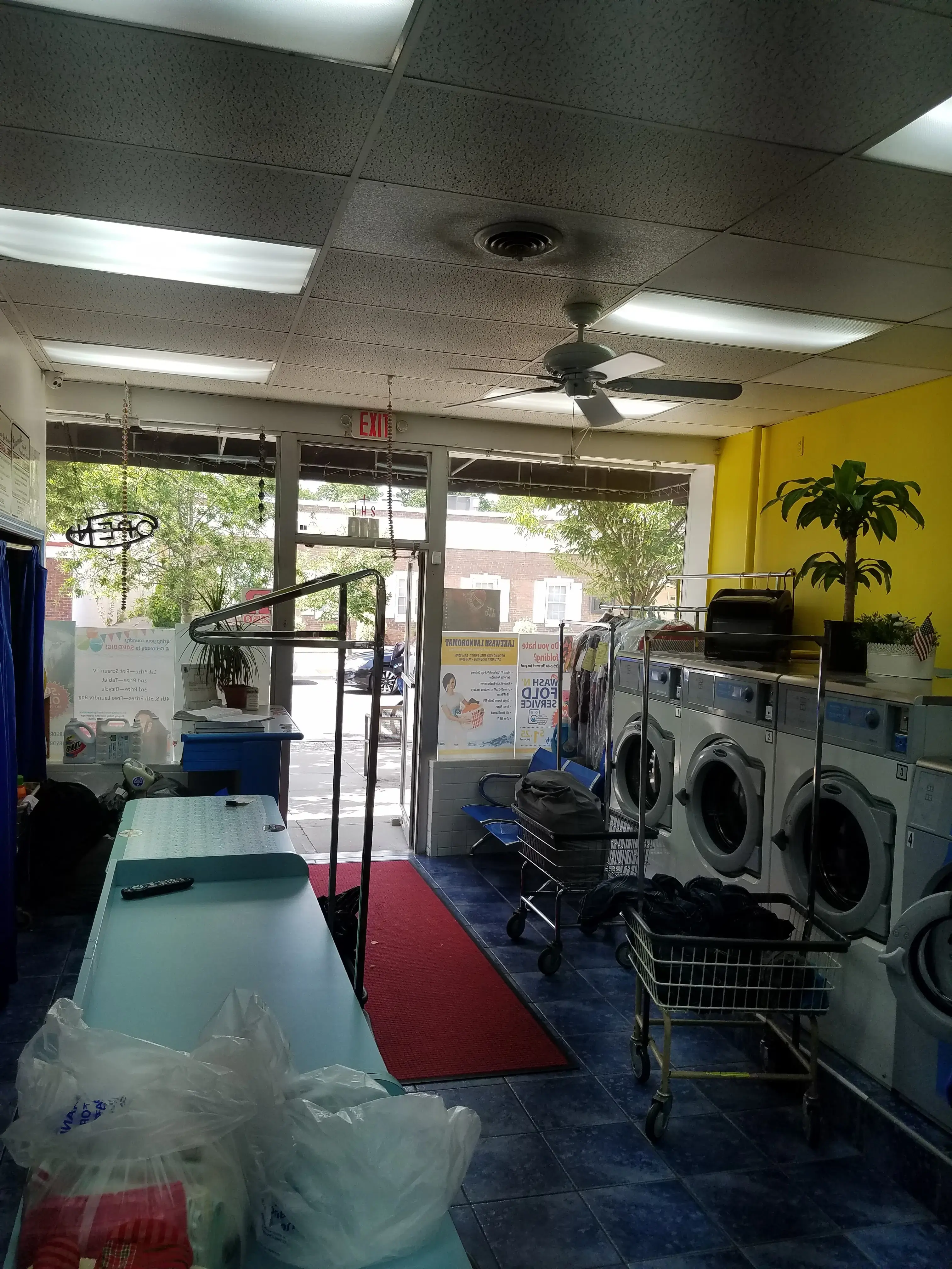 University Laundromat LLC location