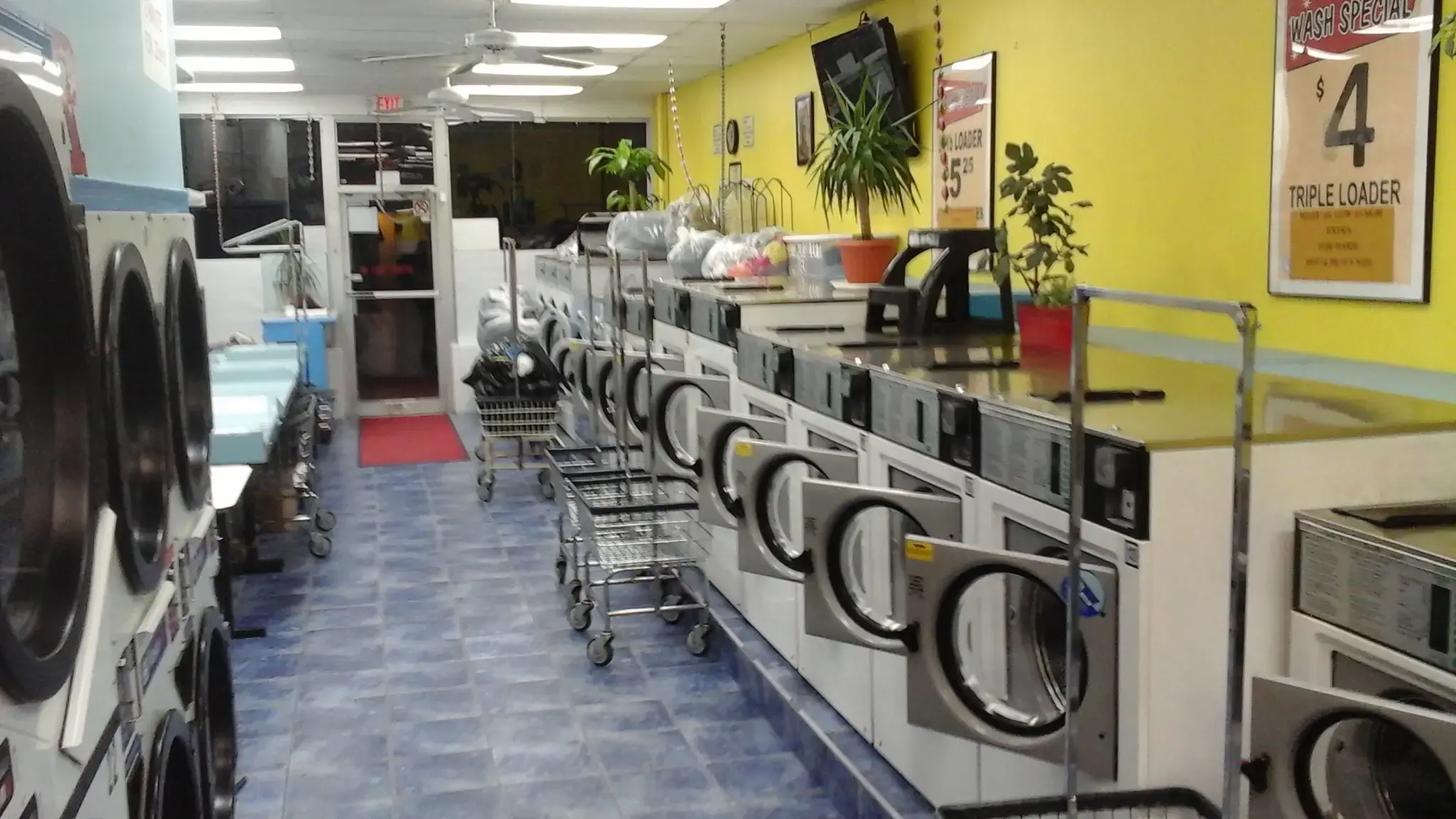 University Laundromat LLC thumbnail 6