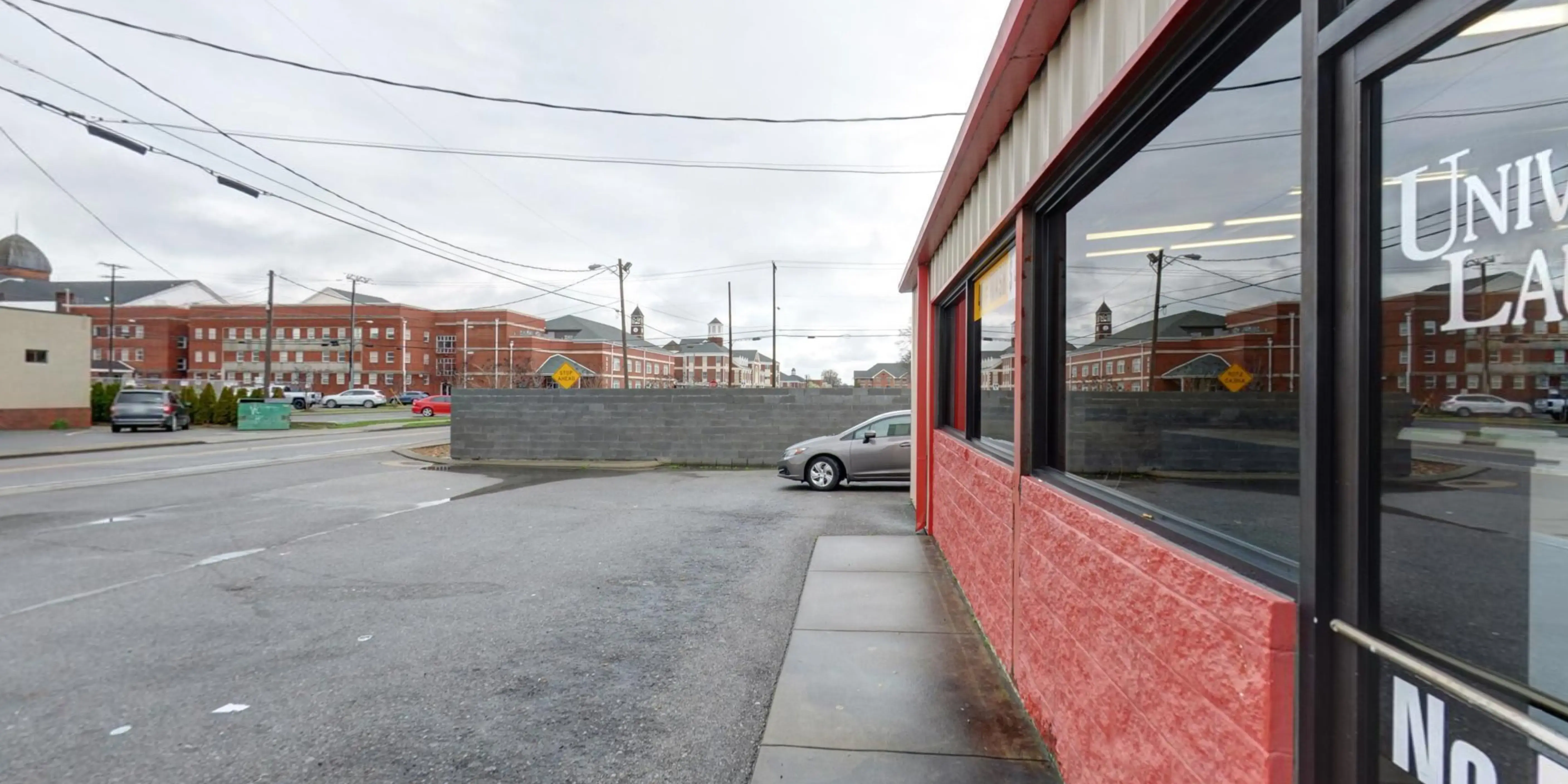 University Laundry - Image 13