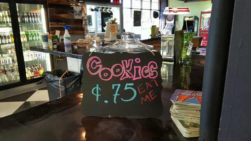 University of Wash Laundromat Arcade Bar - Image 14