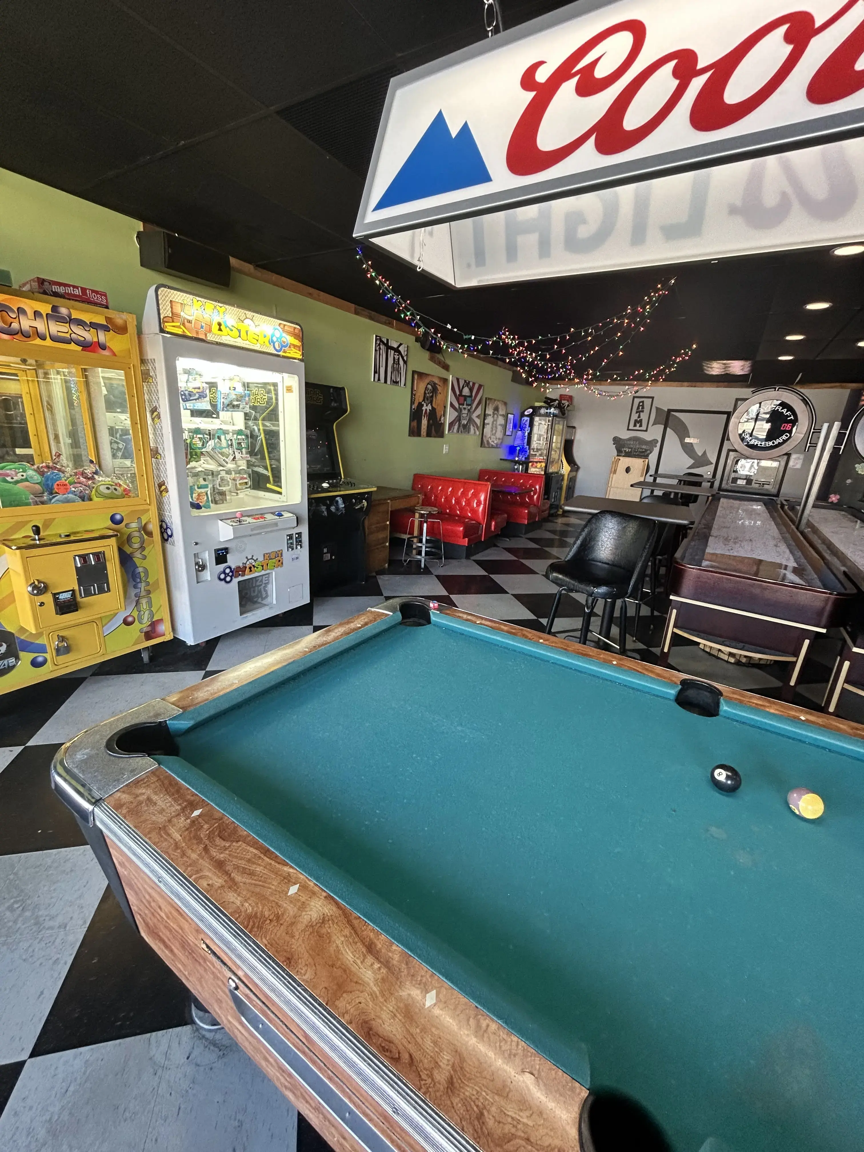 University of Wash Laundromat Arcade Bar - Image 2