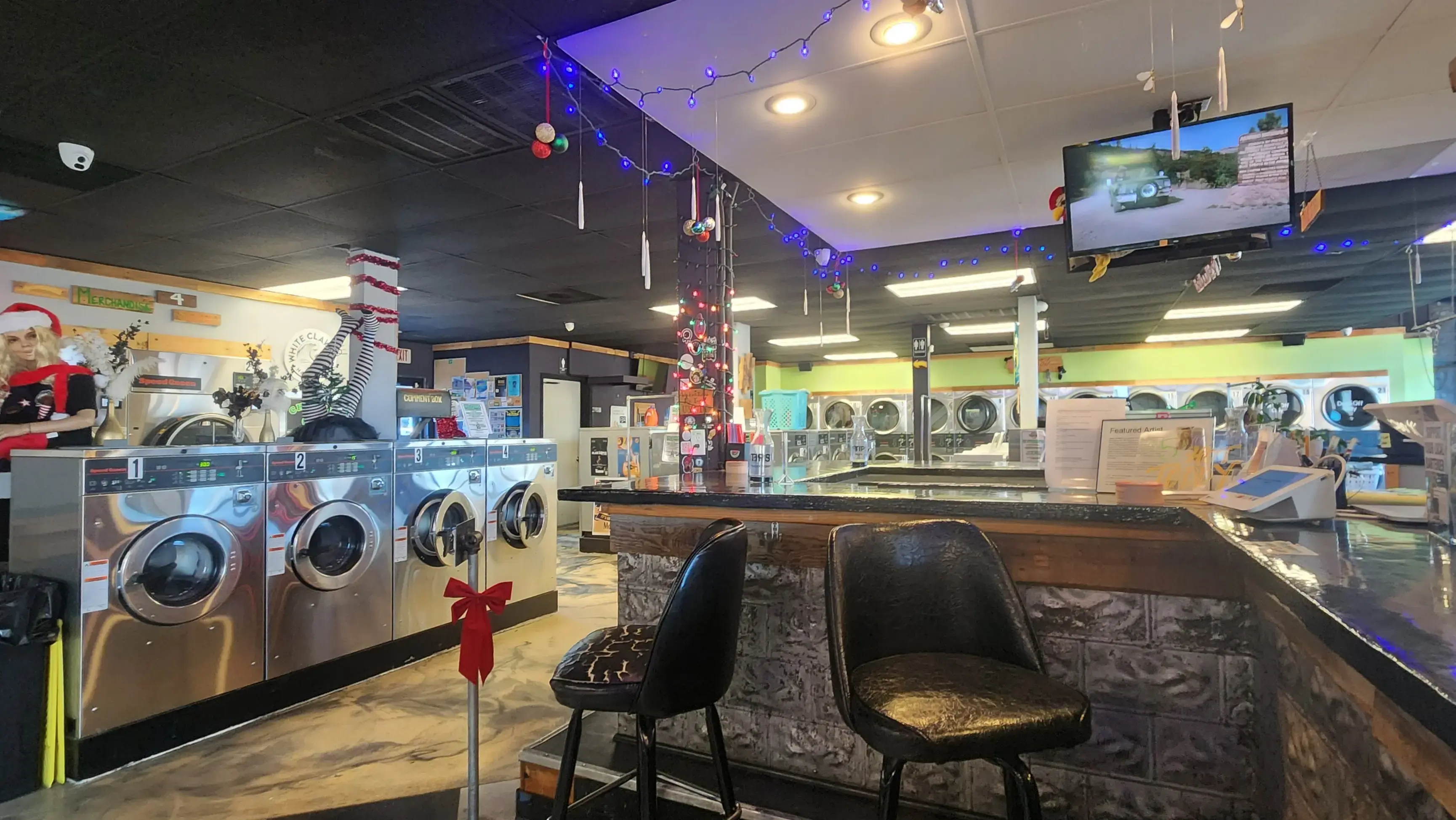 University of Wash Laundromat Arcade Bar thumbnail 4