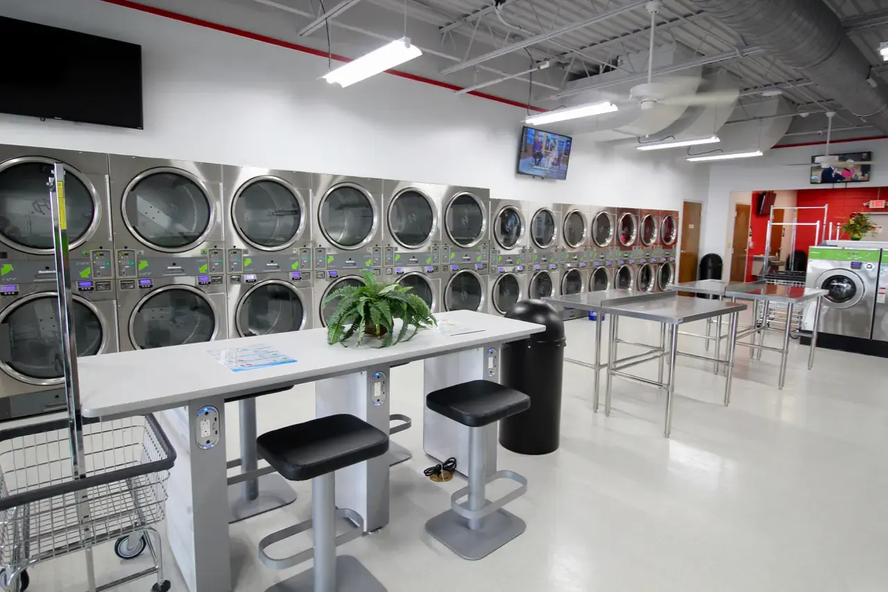 Upstate Laundromat - Image 13