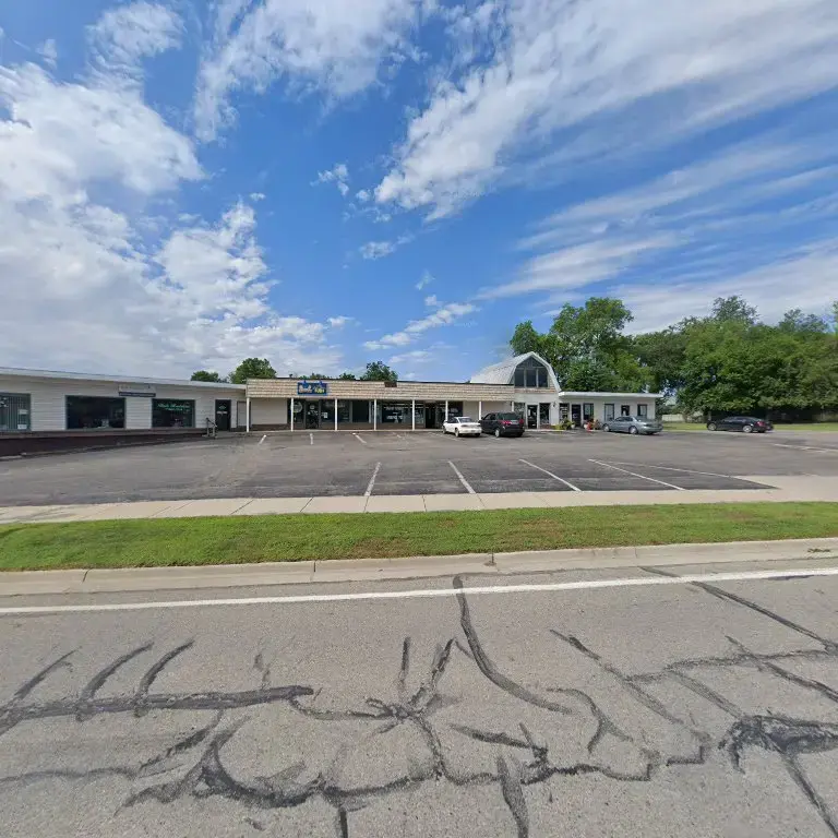 UpTown Laundry and More thumbnail 1