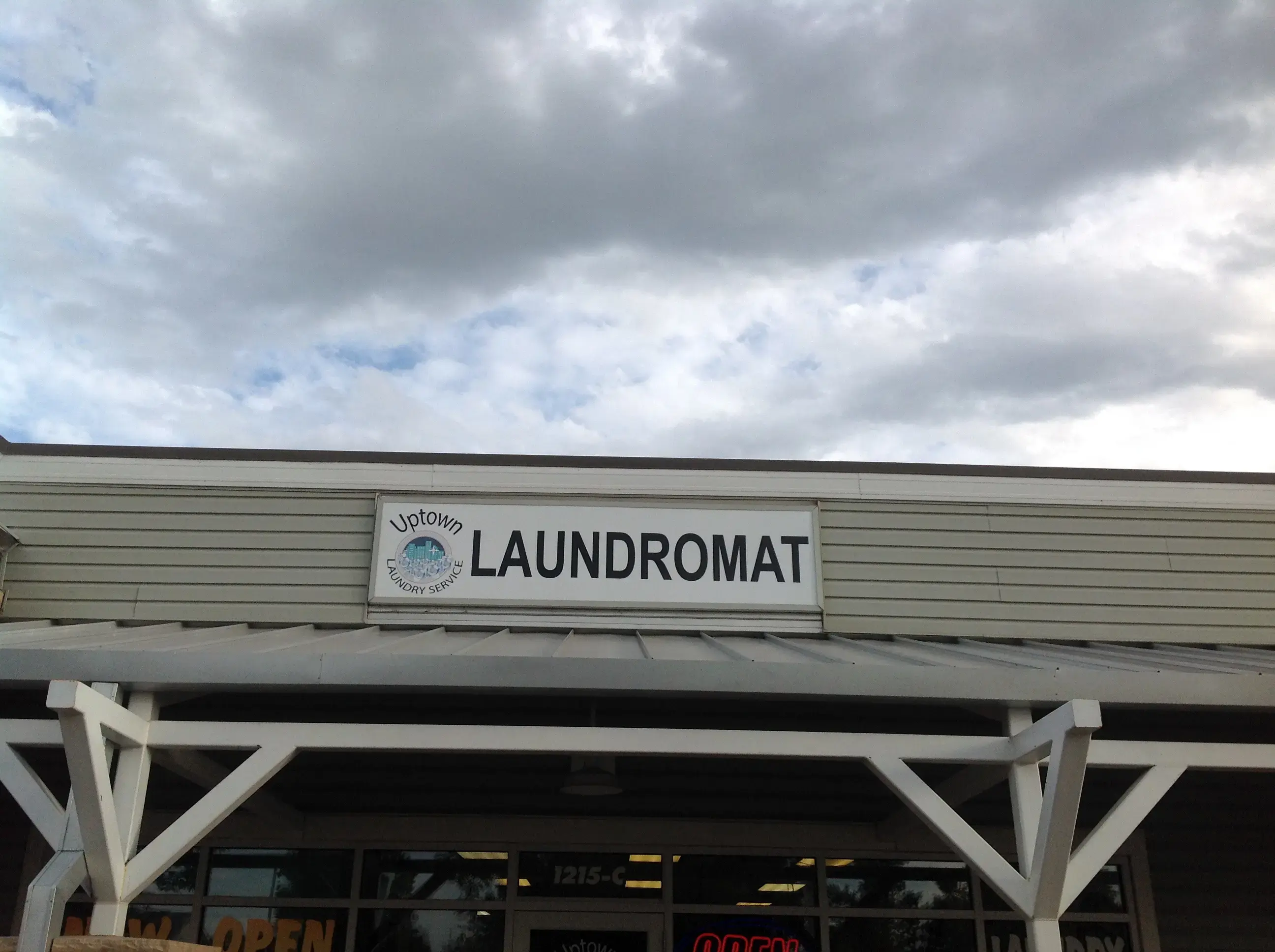 Uptown Laundry Service - Image 6
