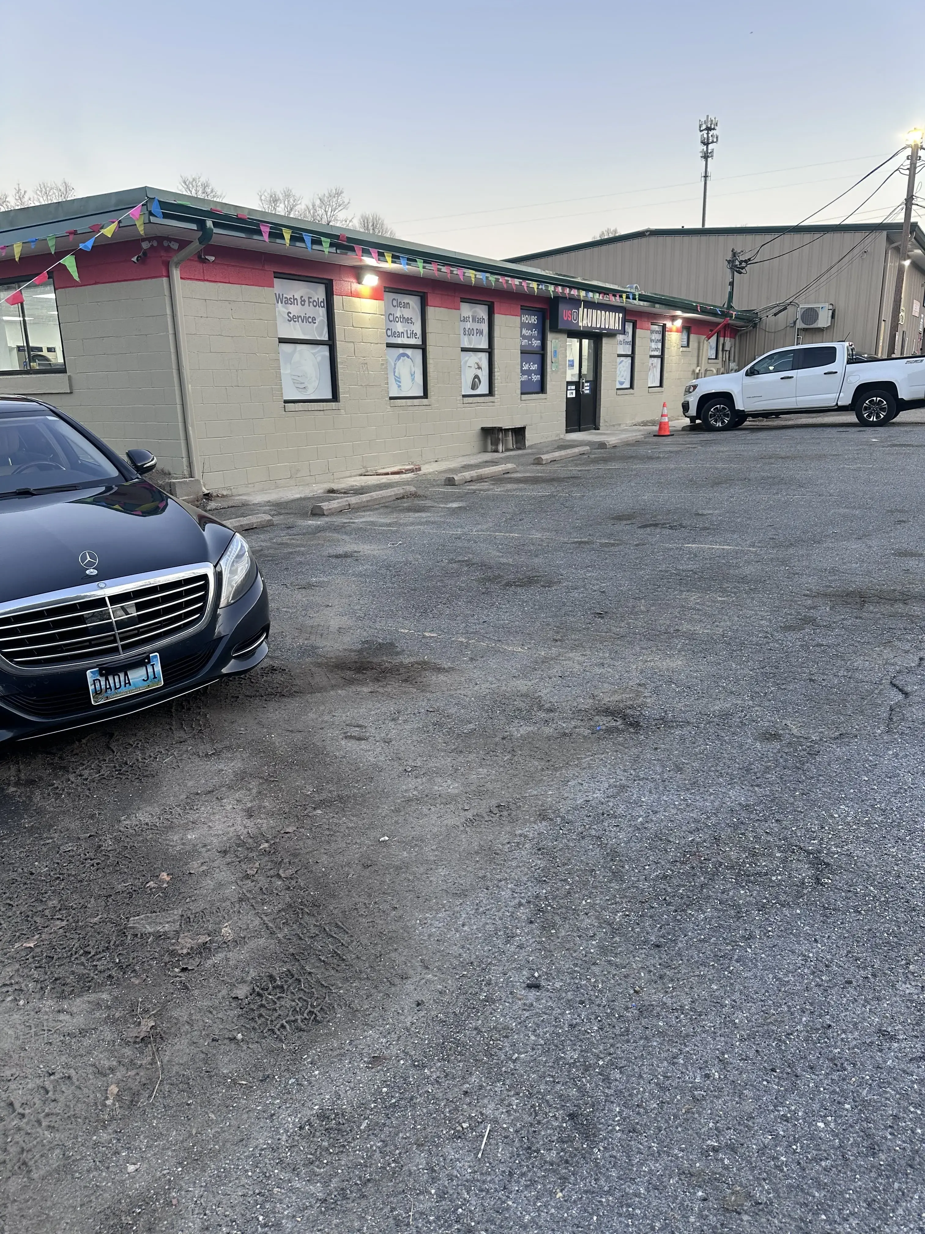 Us 1 Laundromat - Image 17